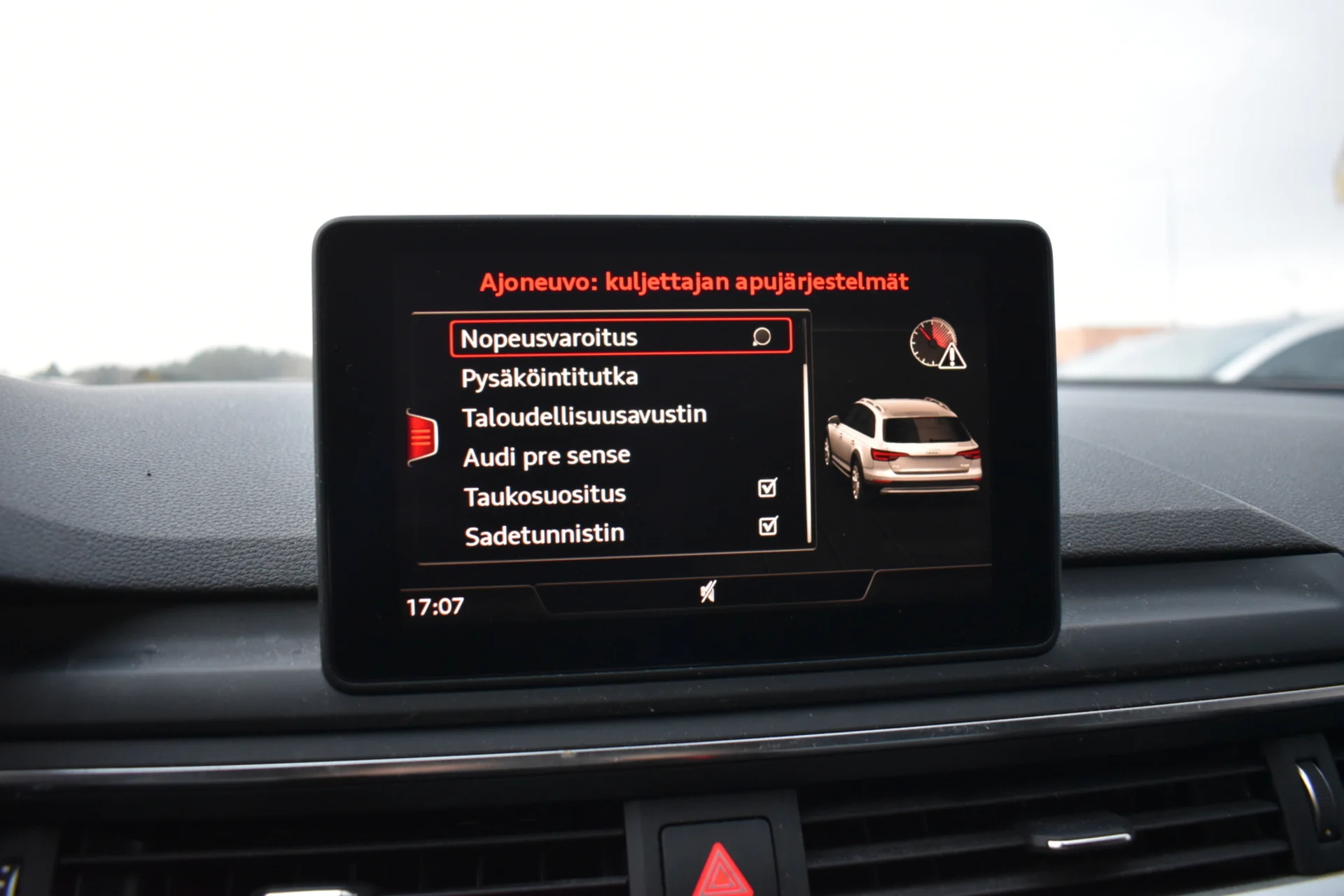 Car Image - 37bQNpfaFR9haYB18w31TM