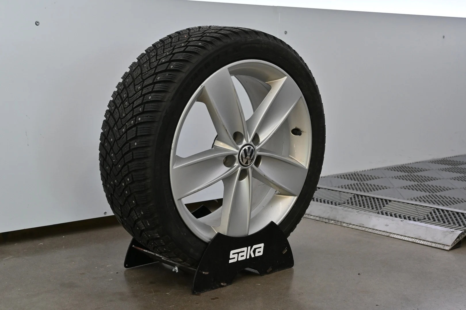 Car Image - 5nGQ3digkYcNo2KCEdI6tr