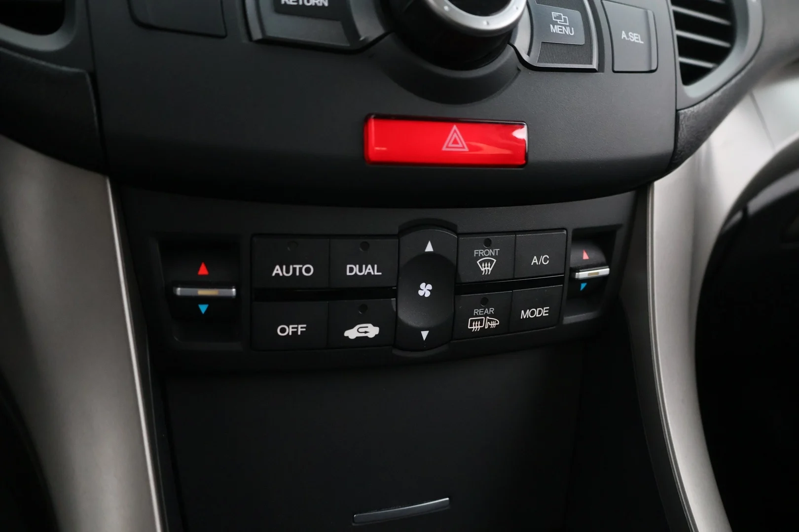 Car Image - 4fqBwTdvK1UcLSPNLM0s63