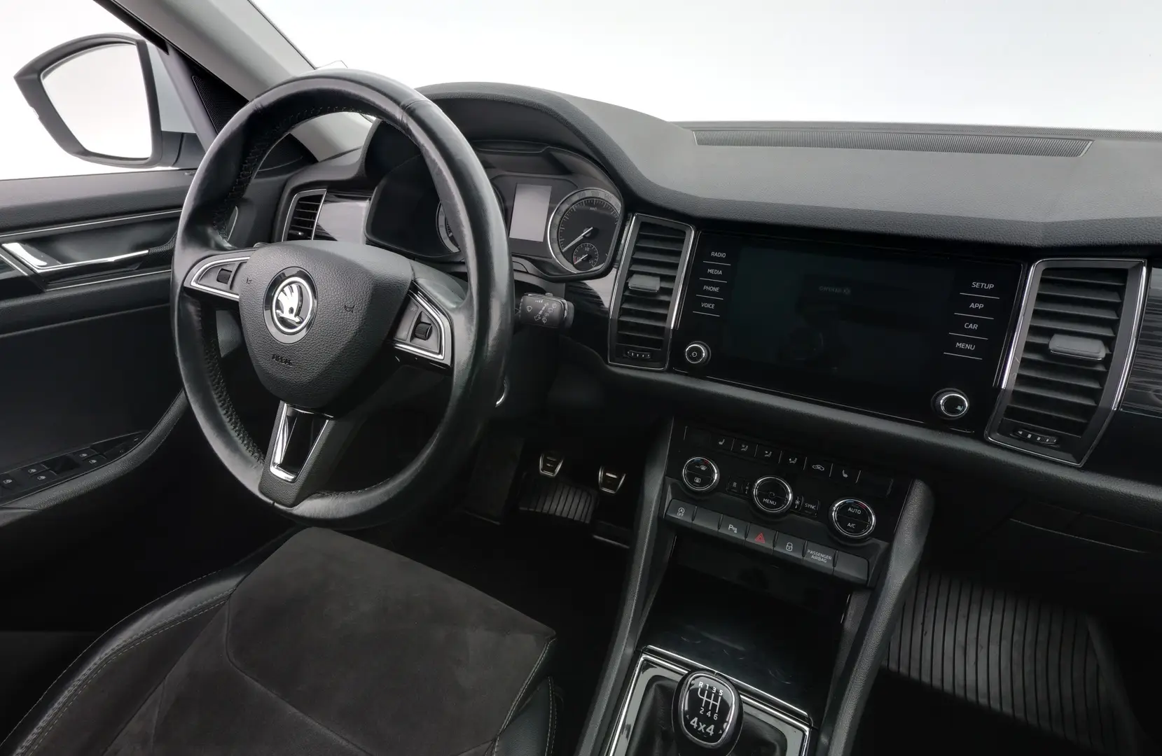 Car Image - 6VAlMILiVP9J8KbHu6L2pJ