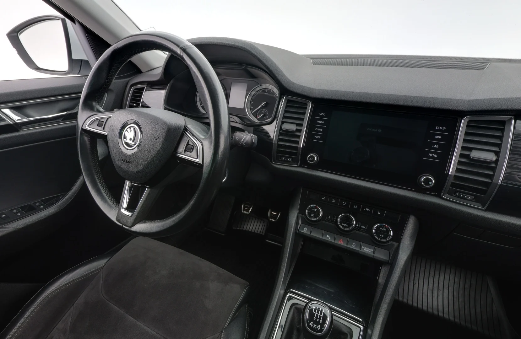 Car Image - 6VAlMILiVP9J8KbHu6L2pJ