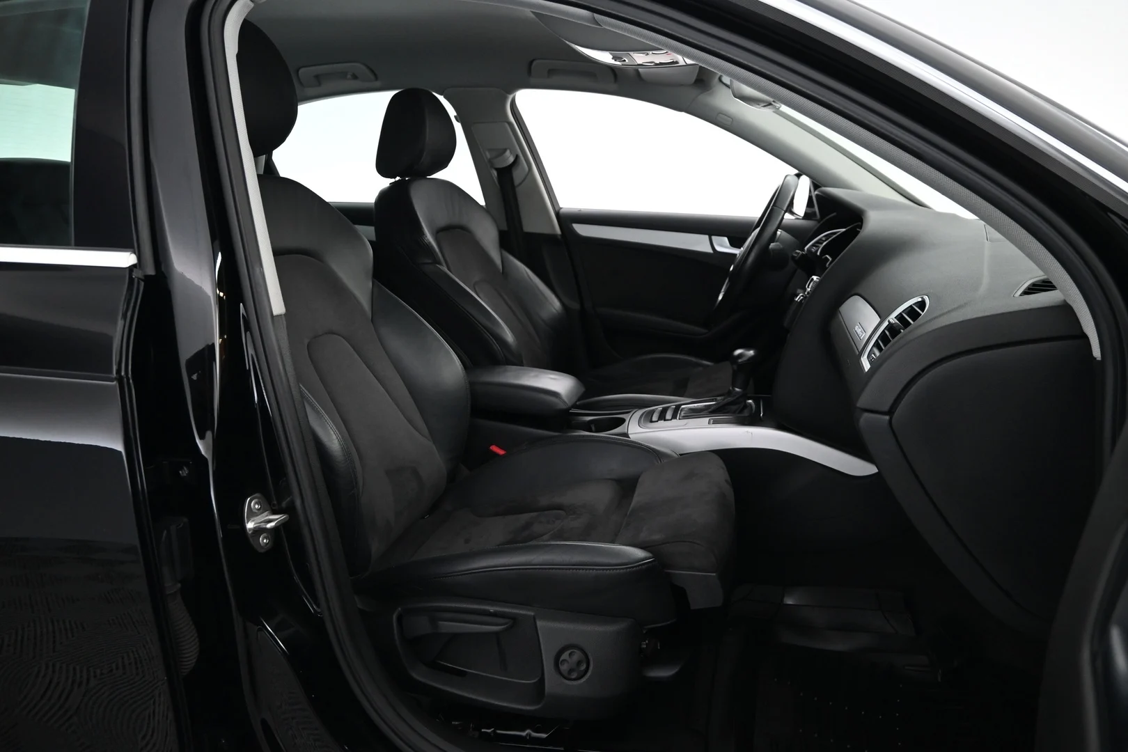 Car Image - 5rgLwWhFn9jAxYWejpdO9D