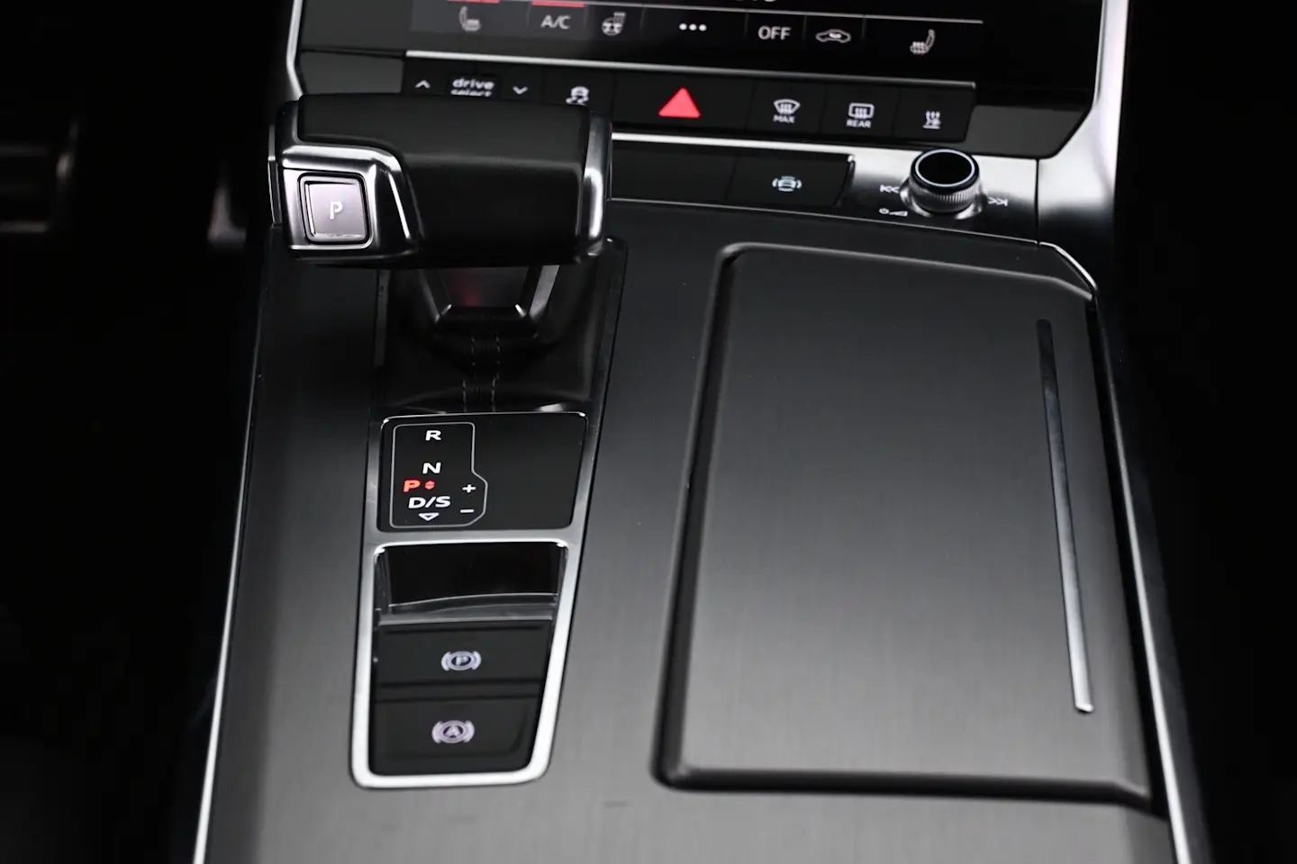 Car Image - DQGC945X4wOgbmkW1apdb