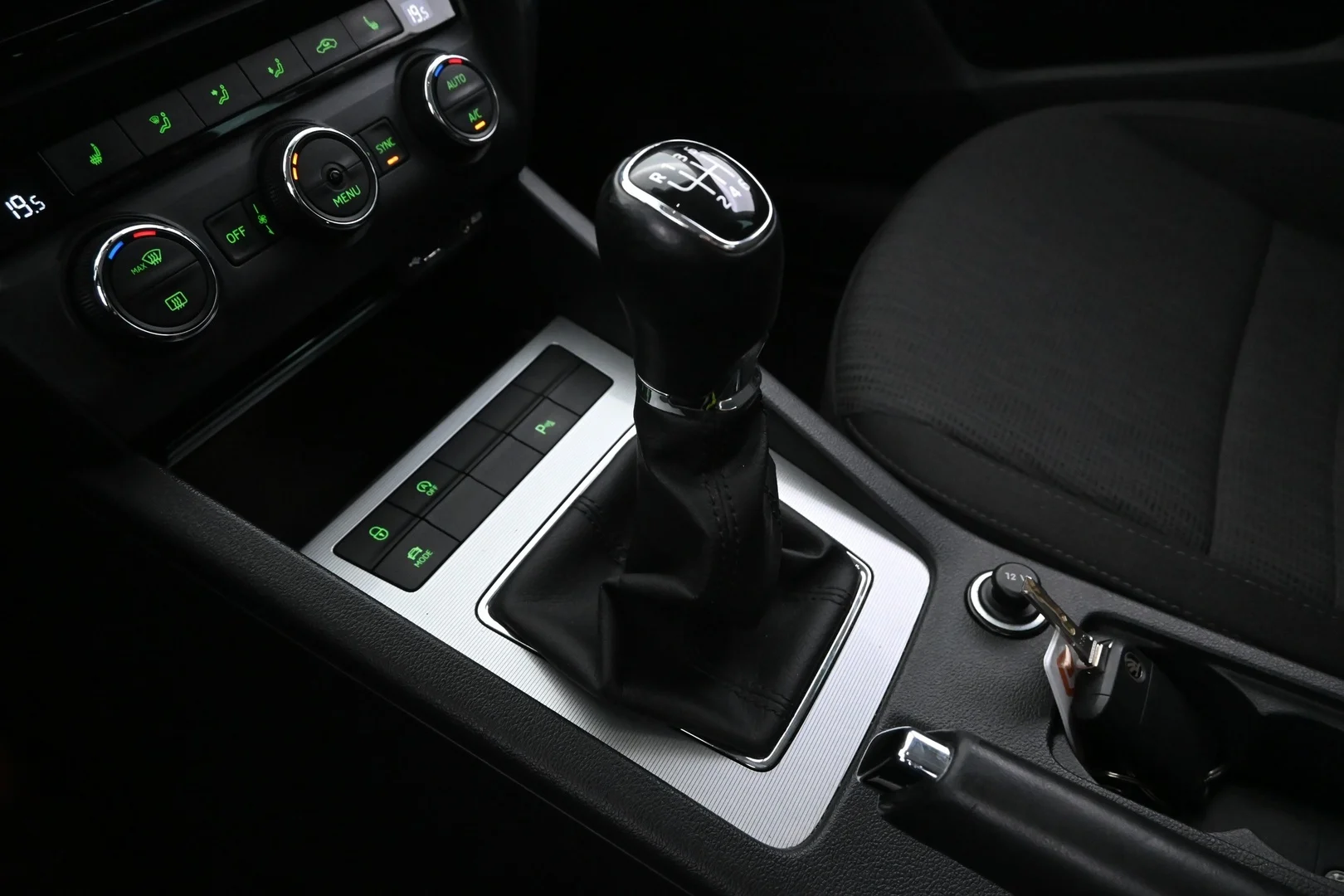 Car Image - 3Q2KXkfXqnCeqRr84cfWfC