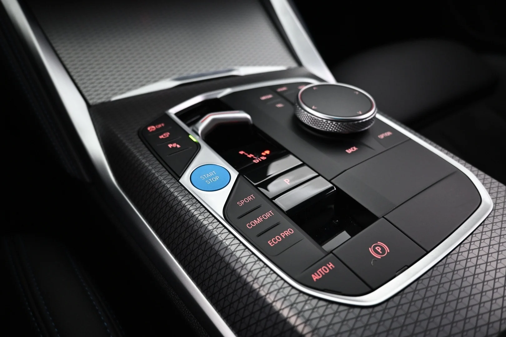 Car Image - 3Kw1sGa2axSiG3zBMtyQlR