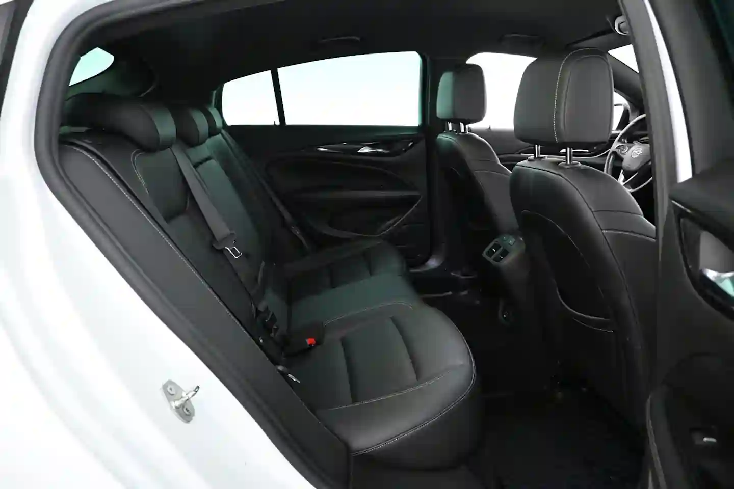 Car Image - 6dk0MuAzFNFlMV9CZBypjh
