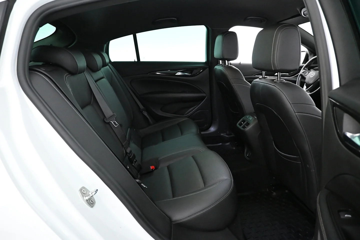 Car Image - 6dk0MuAzFNFlMV9CZBypjh