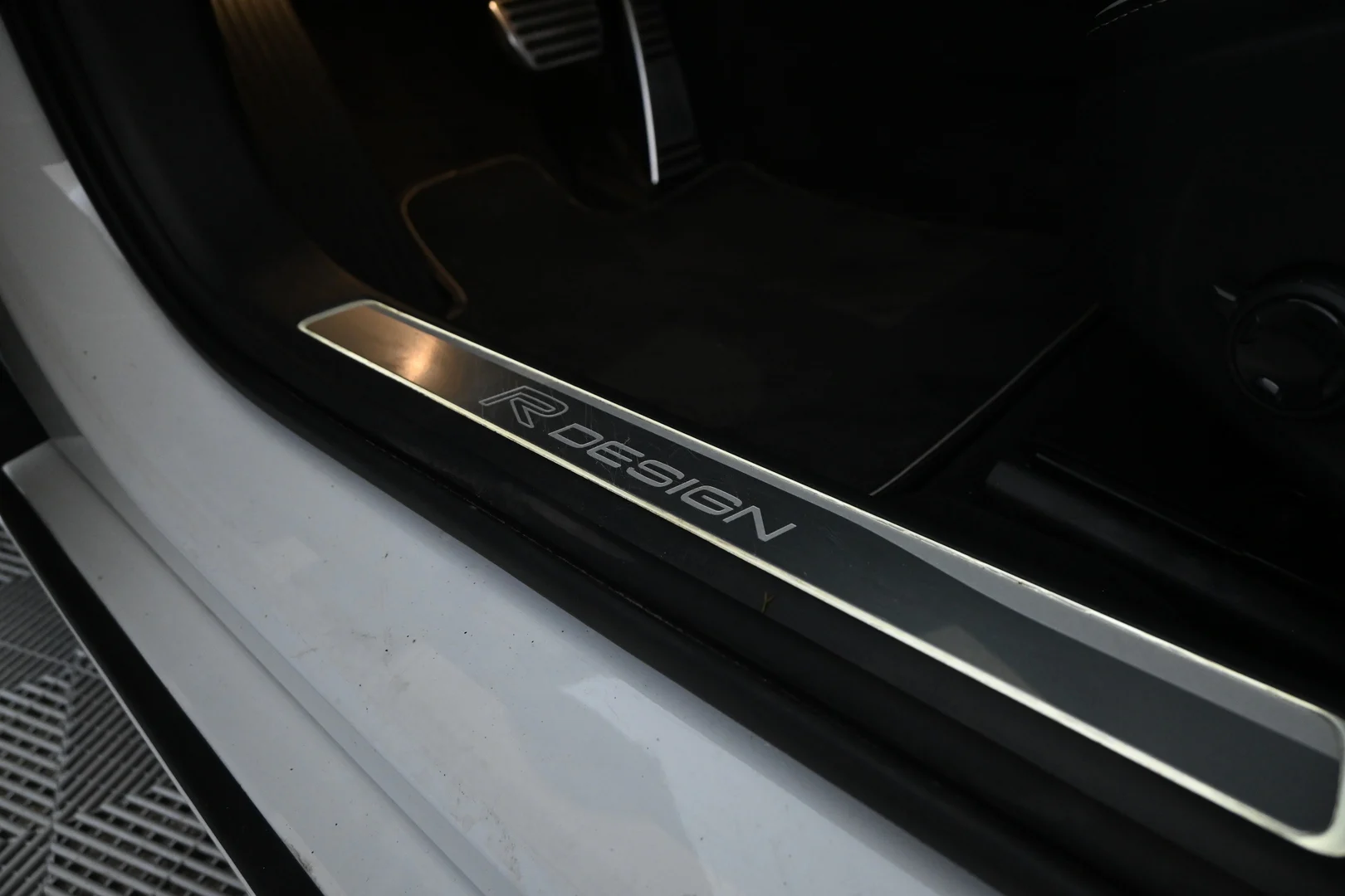Car Image - VXsLpQpUyMLbHDi6PPhwO