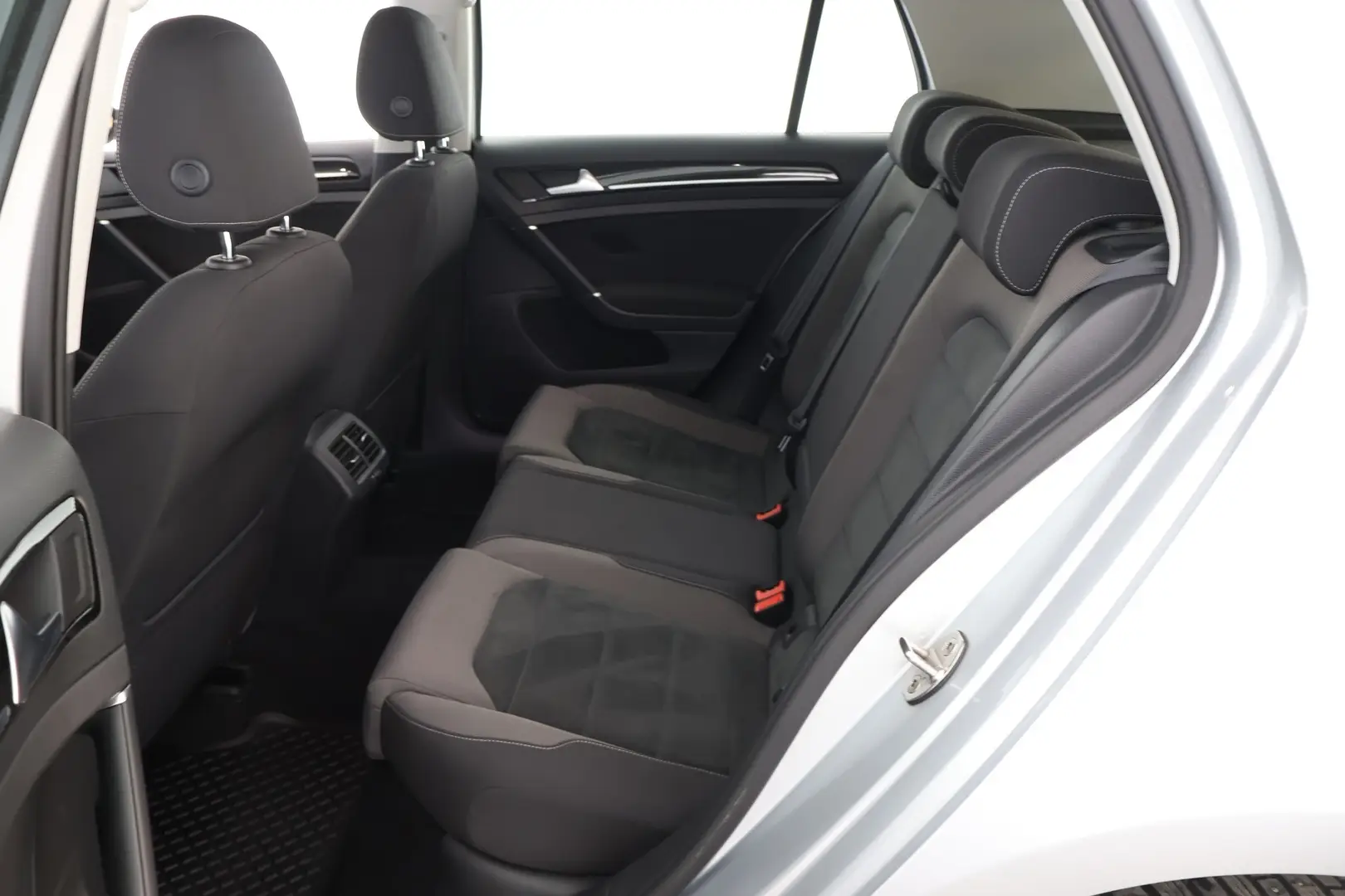 Car Image - 4EFoDguWFozAYE1t16SuRB