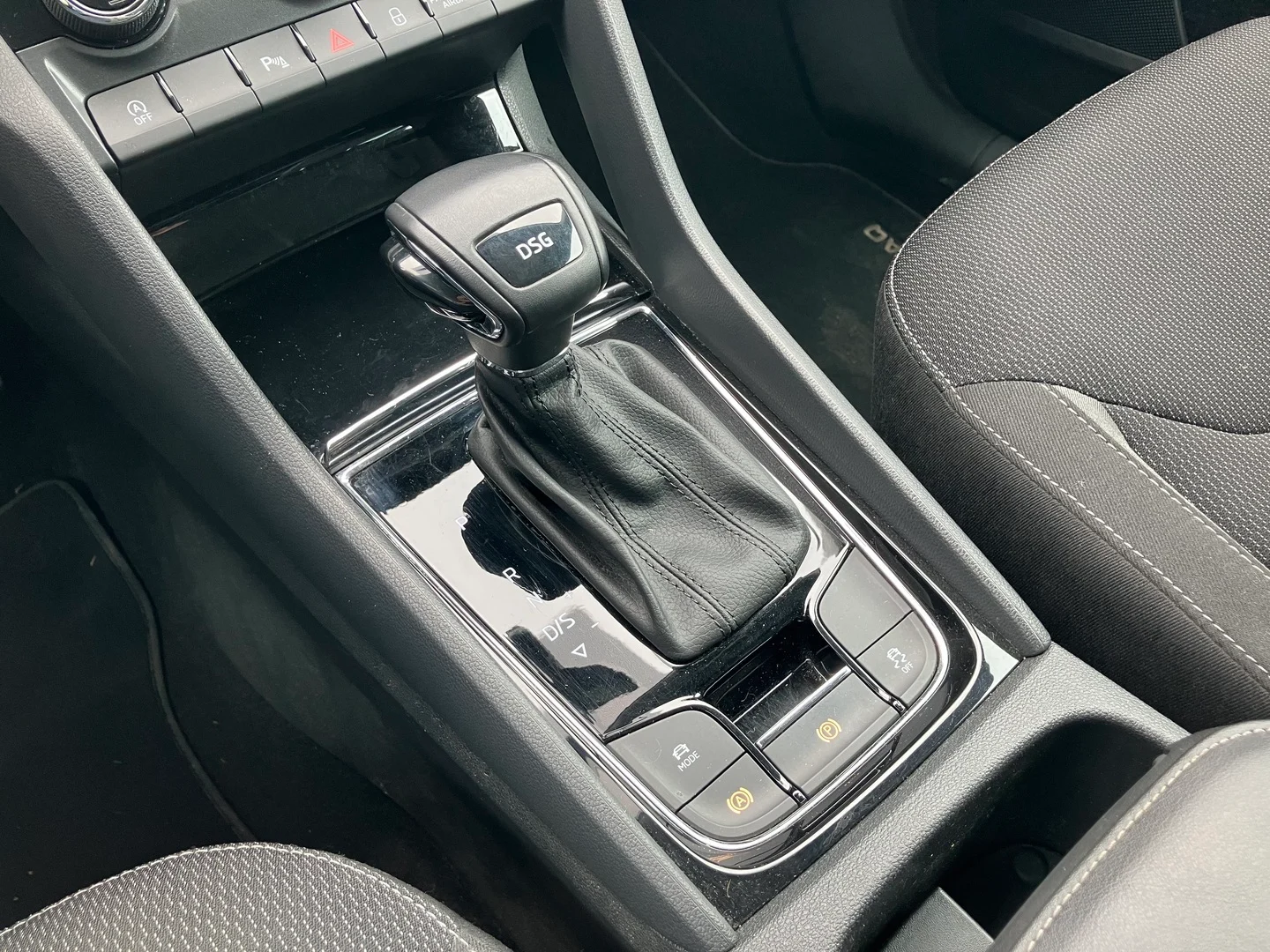 Car Image - FZcZmBvXsrdqV9vLdm3NM