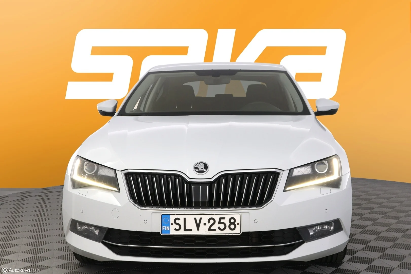 Car Image - 6KzEWNFsrb1lSSNhStfaI8