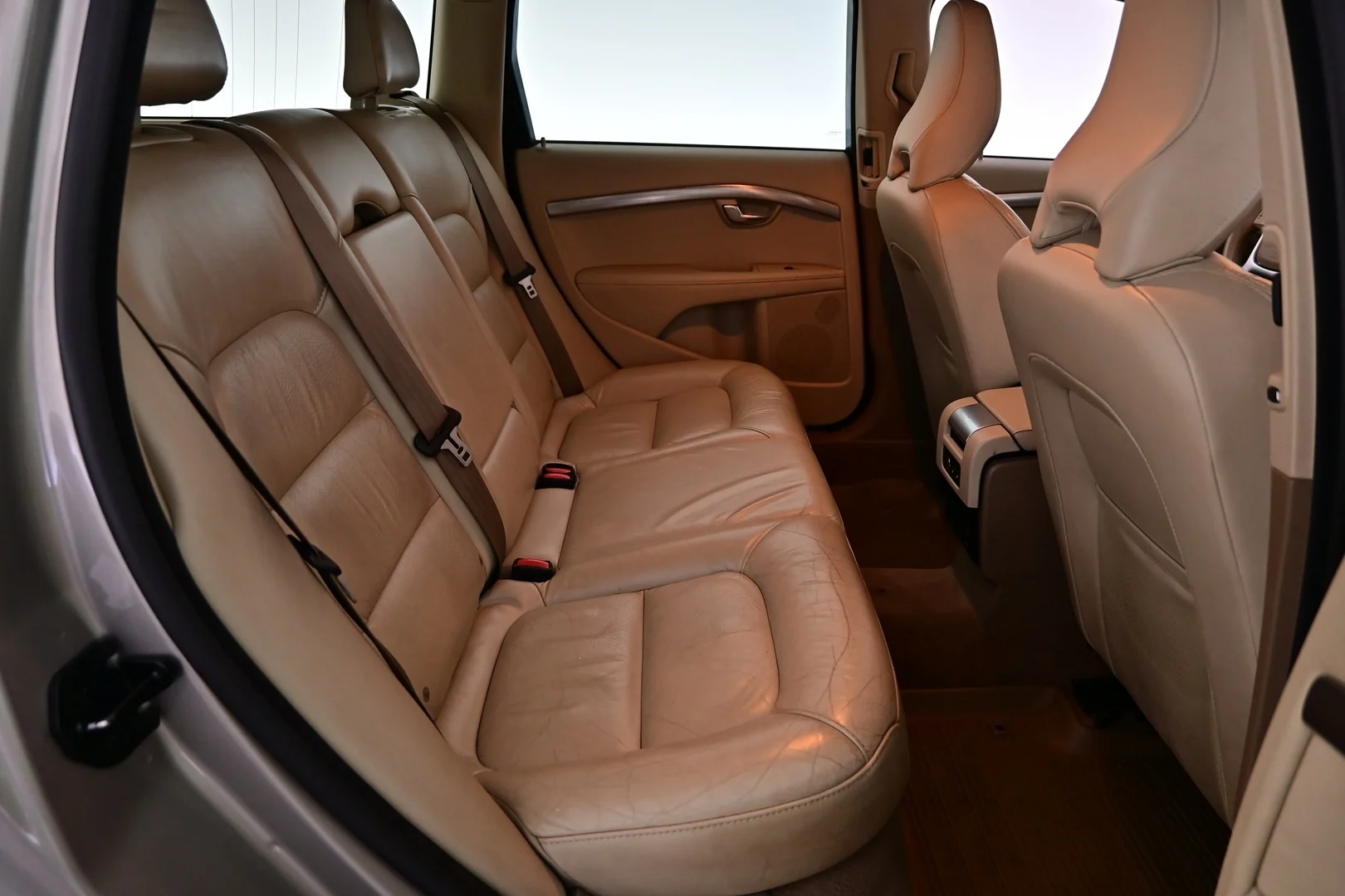 Car Image - 4JgrgkZkIUKN1Xr8v4jMrY
