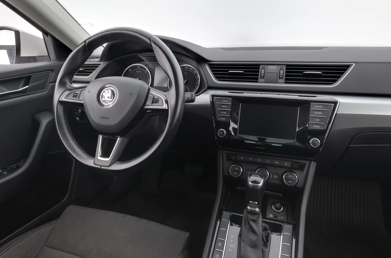 Car Image - 4MmlAYZ3hQvkSh8w4JYmfI