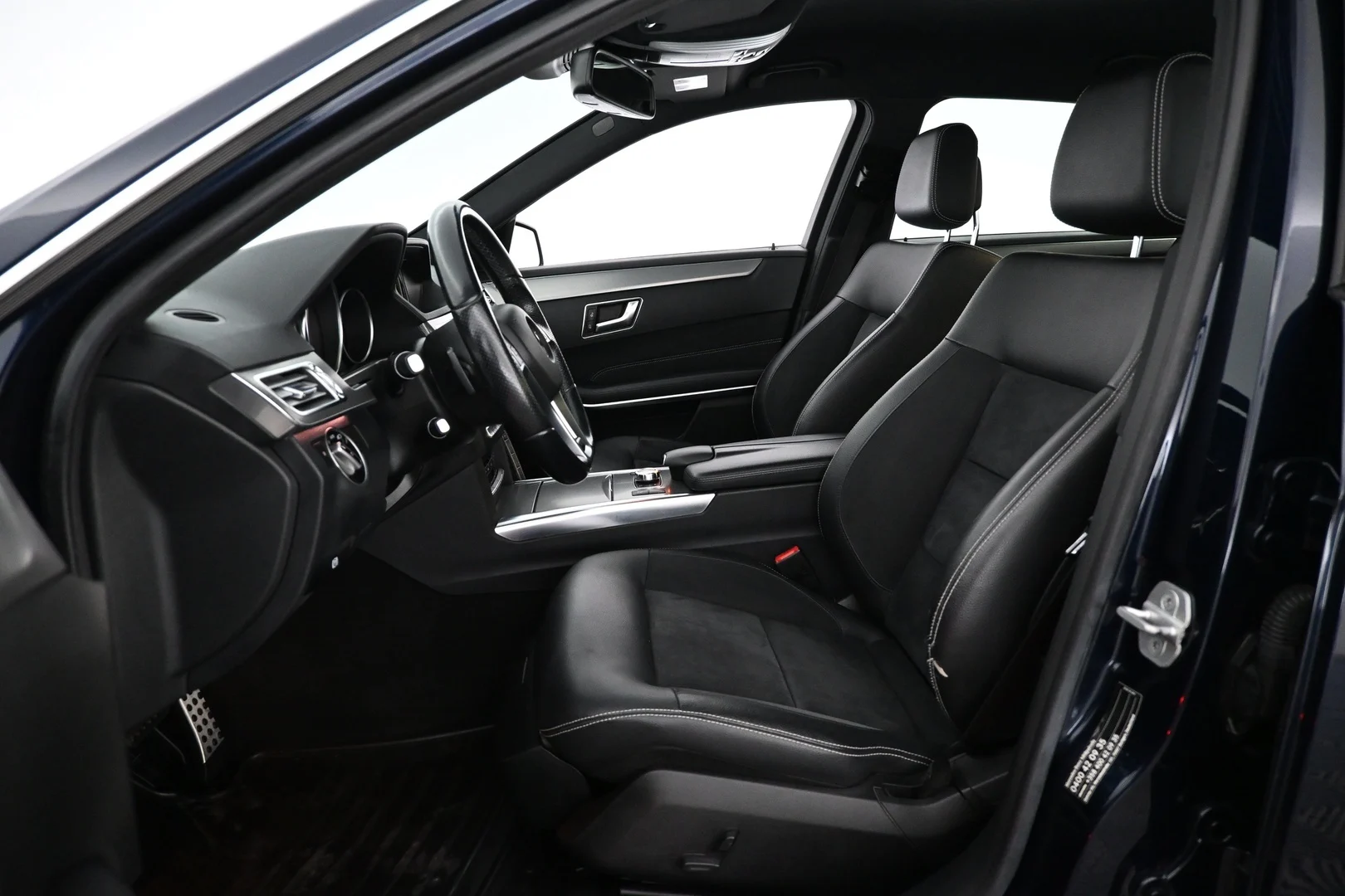 Car Image - 4Q6X8glInD3tE3VRf6hC4m