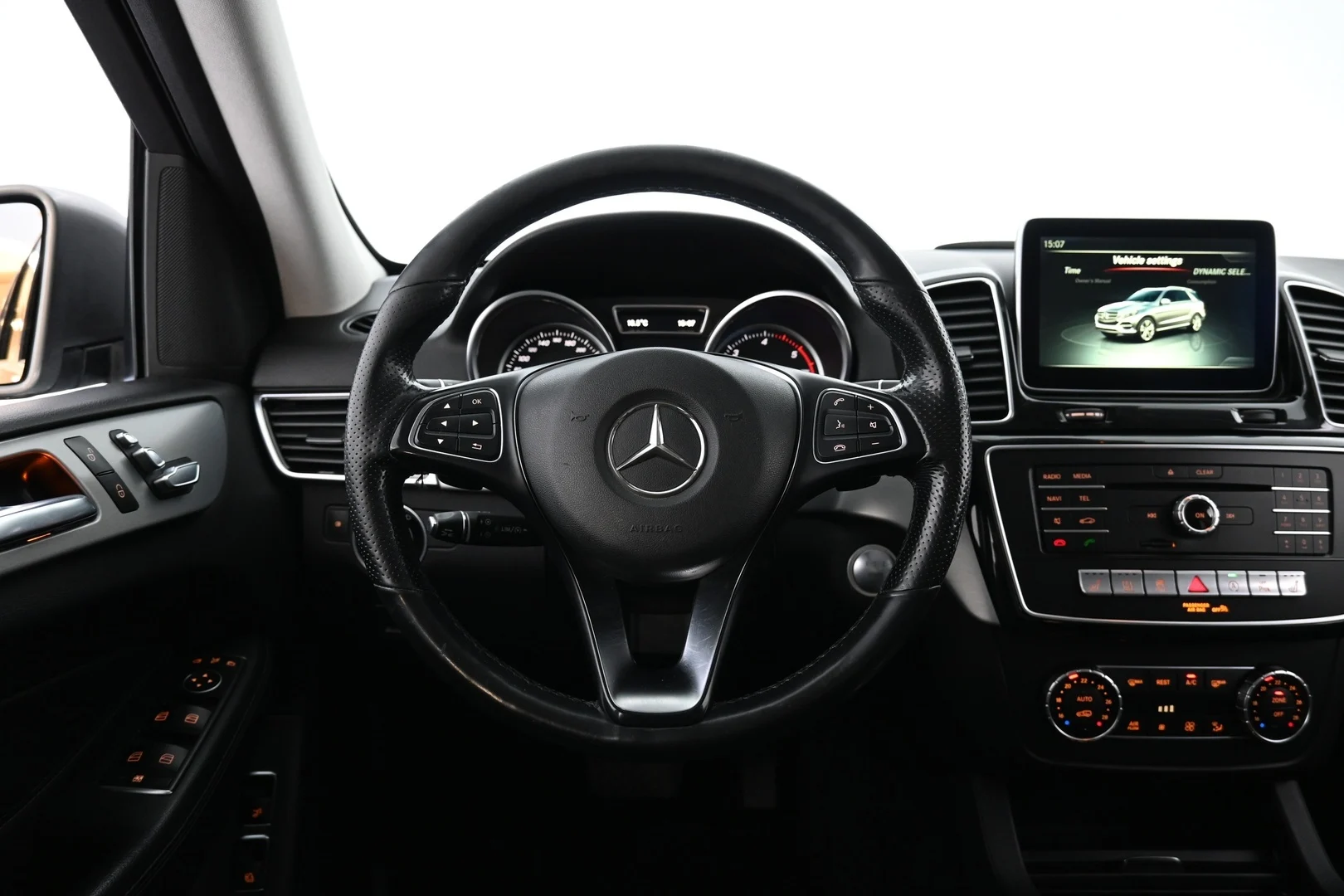 Car Image - HUSmMxTpTYpnOfLxOeceP