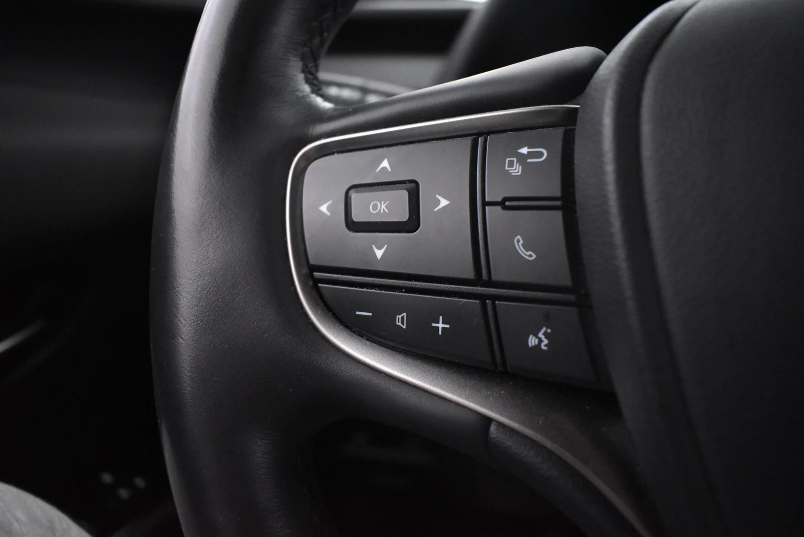 Car Image - EXIhqFwpa6WmRnGrJrTT1
