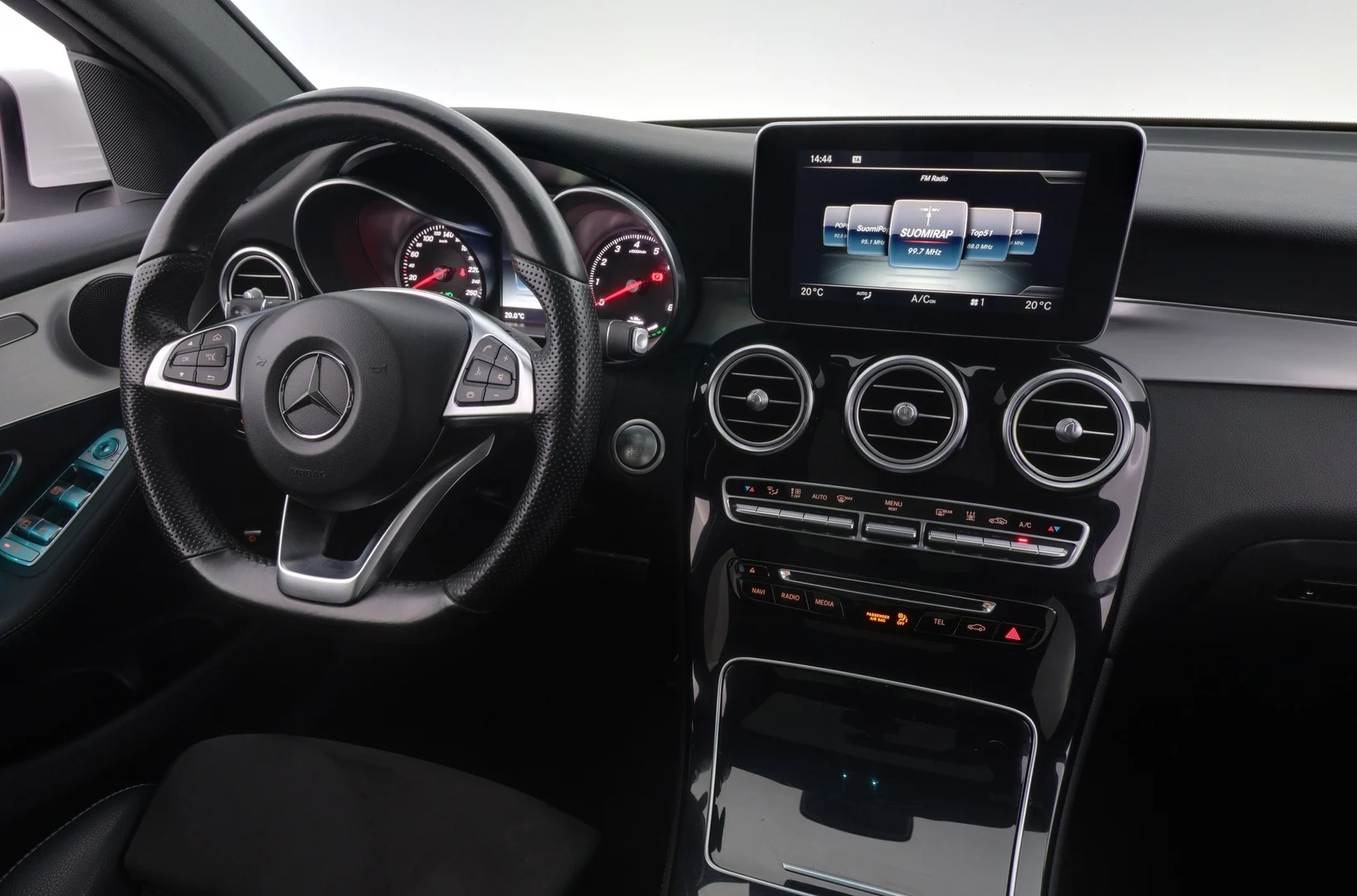 Car Image - P0dkfZeILnToXuNUG5Miw