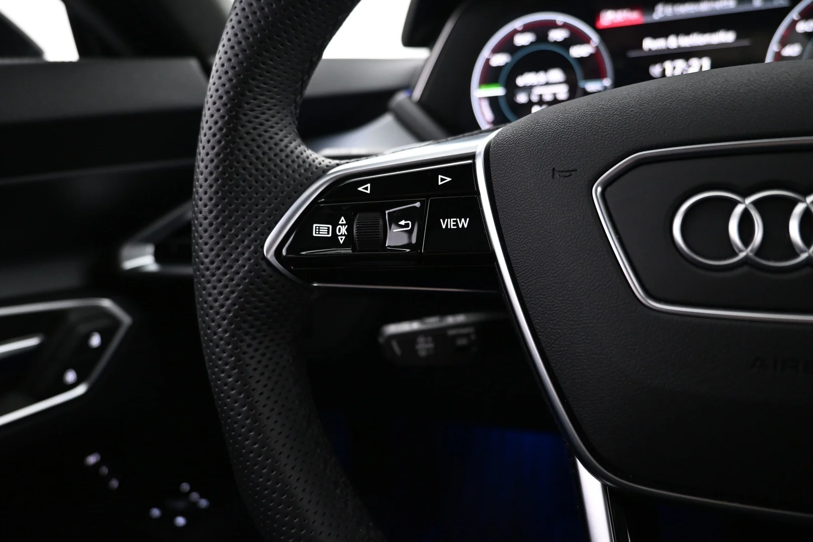Car Image - 35voUsNw94jJ6GewQT8Nq2