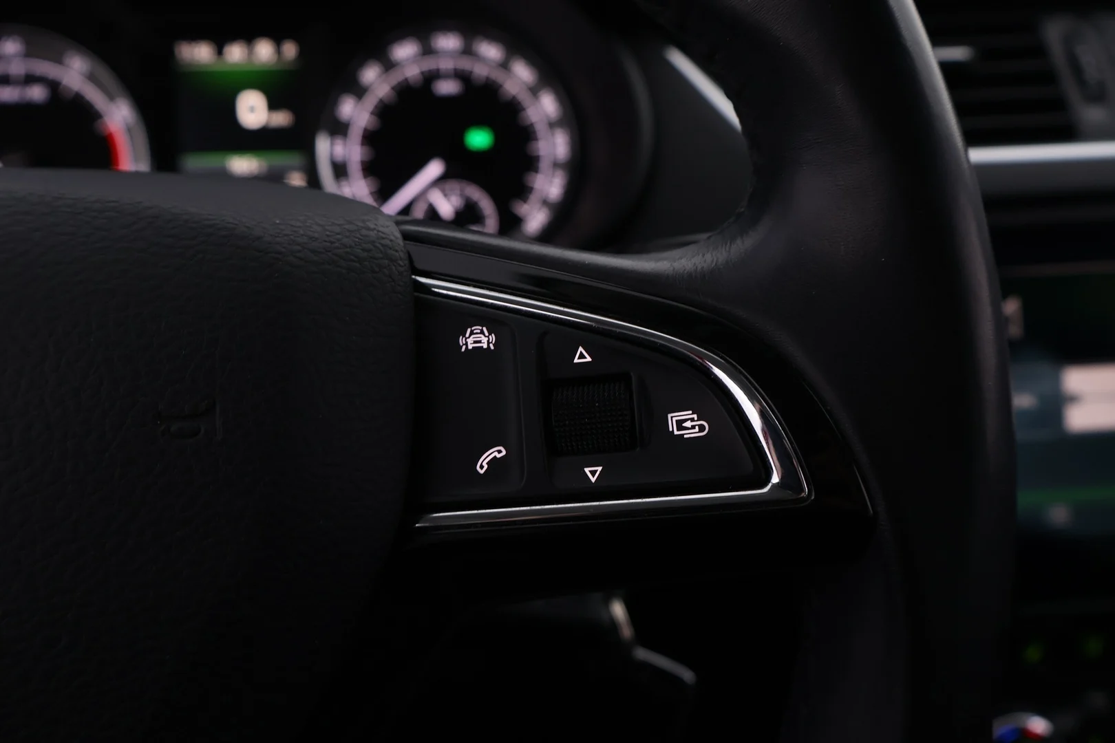 Car Image - 3tC5jKnGxh7WOO91jIADQv