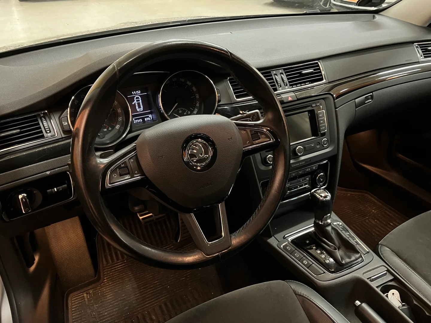 Car Image - 2CuzzmZ4pgBgOnafnduAba