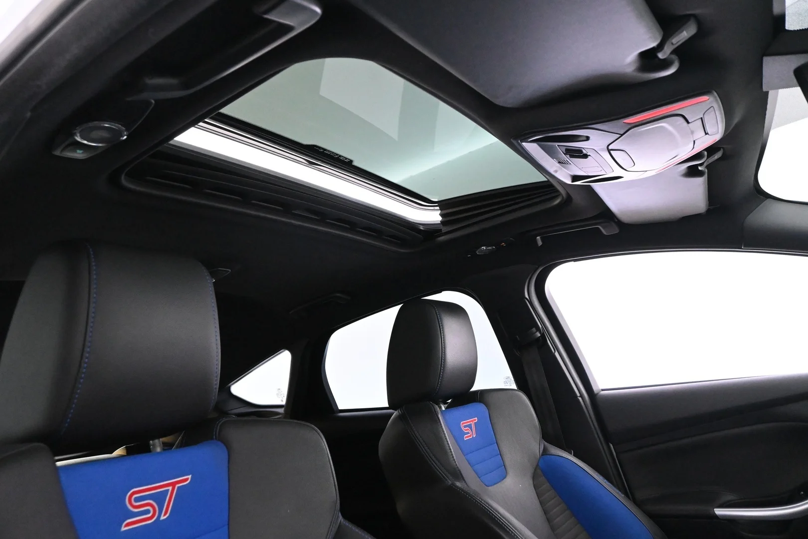 Car Image - 189ViS7W24WpHWYCJXnUsy