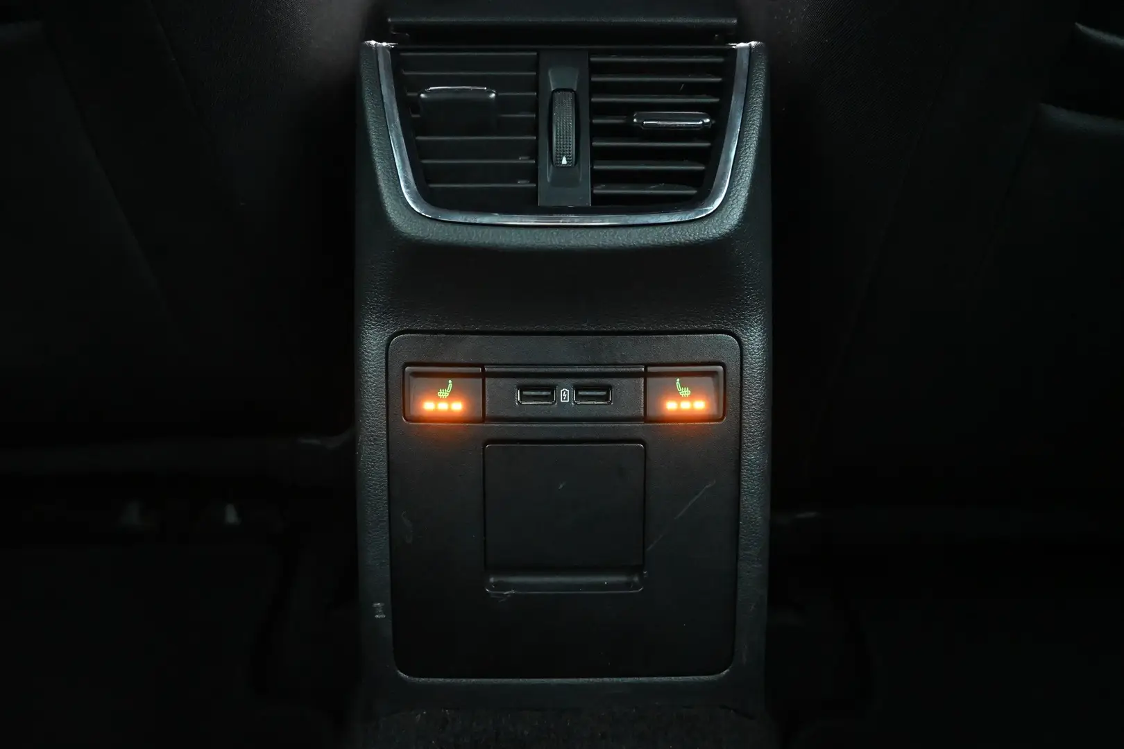 Car Image - 3NxC0Cp4jBBWg6wOfm2glD