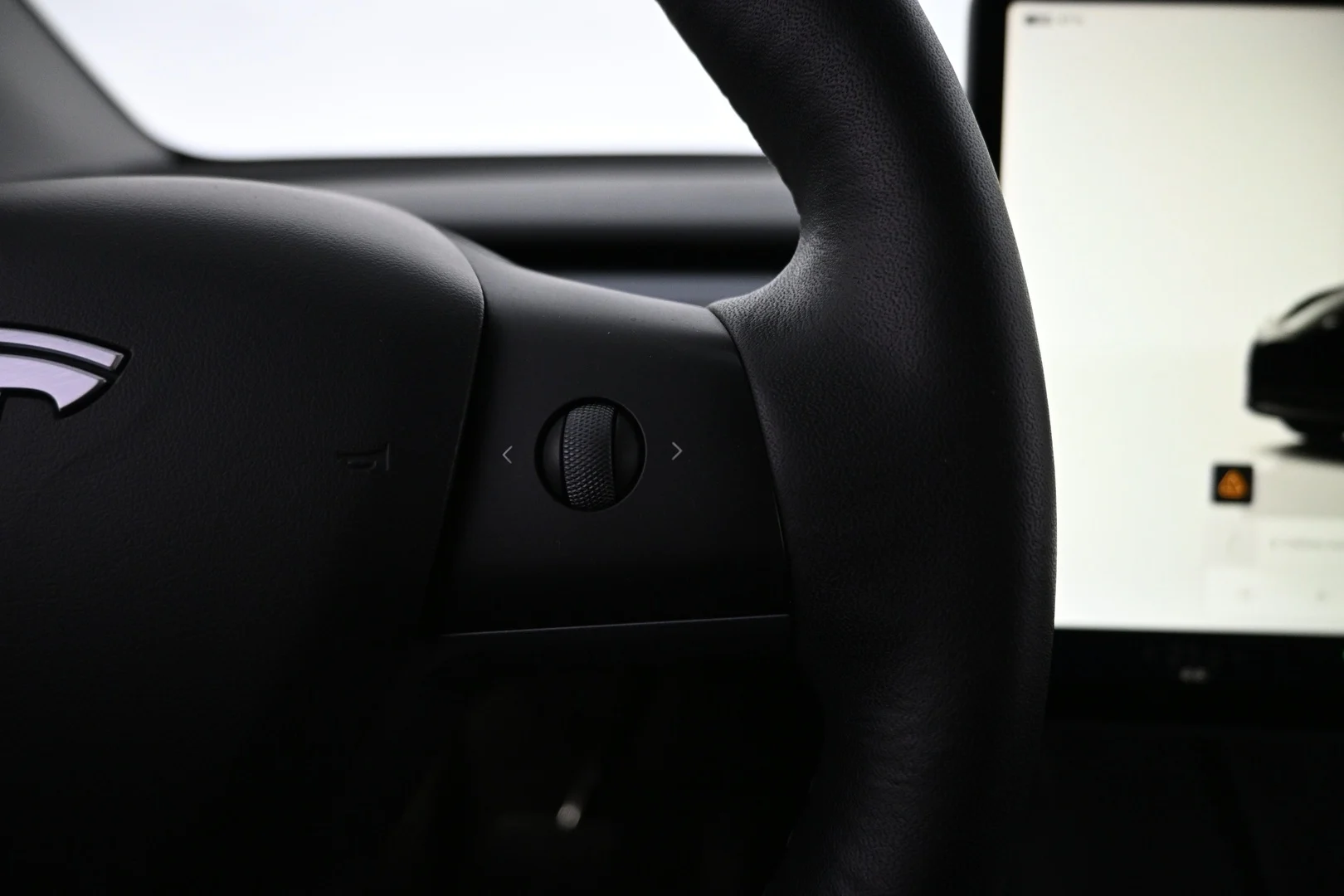 Car Image - 46wBA2KVgO2O7WS9L9qZfk