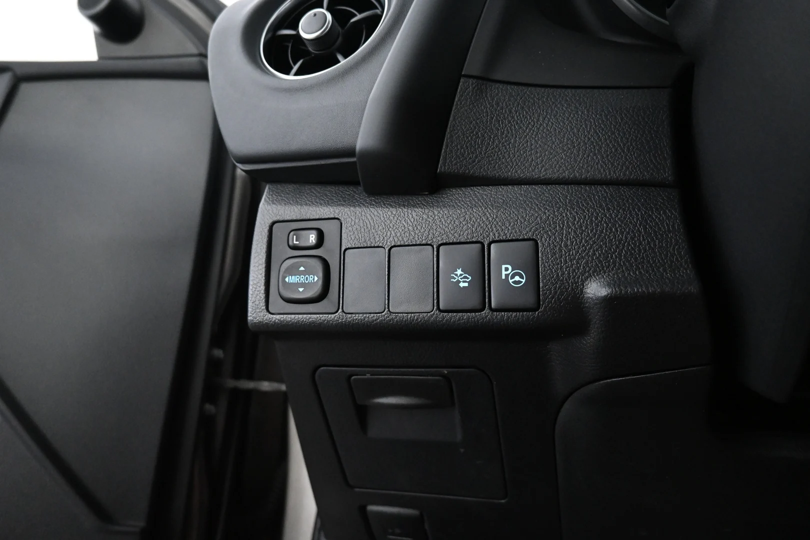 Car Image - 5AVsZ5i8YxVrKvWpiiGGlV