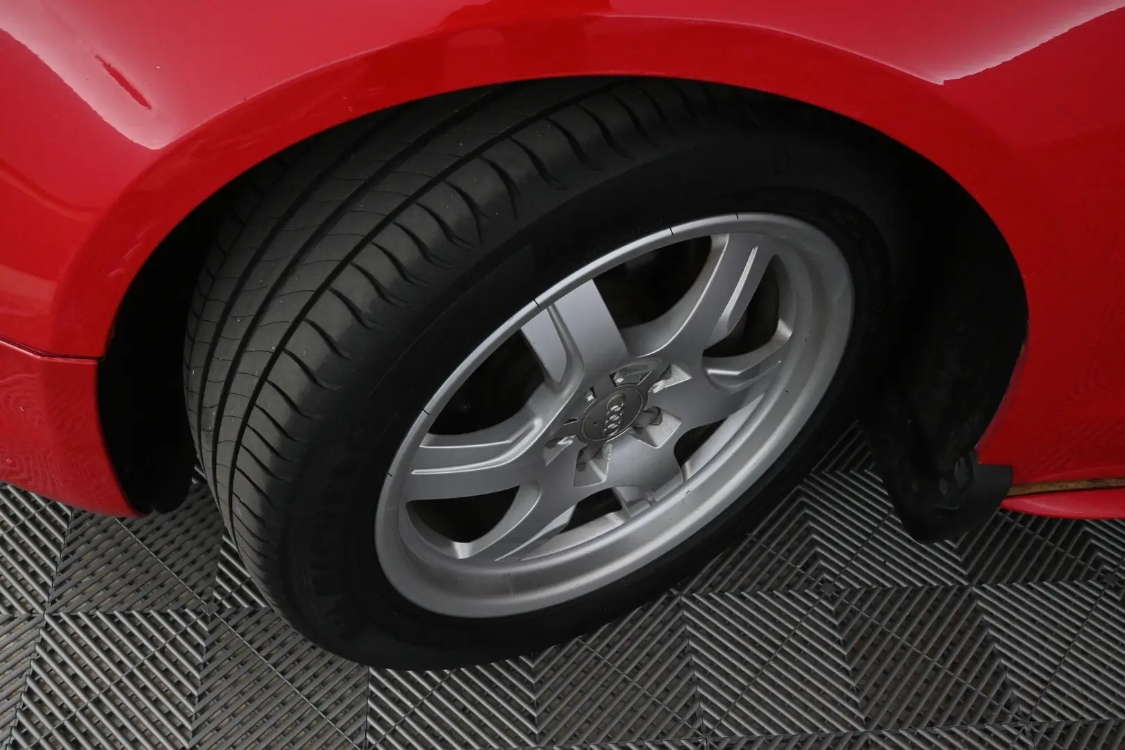 Car Image - M4yCCoeY7aYRZGJ61l1eP