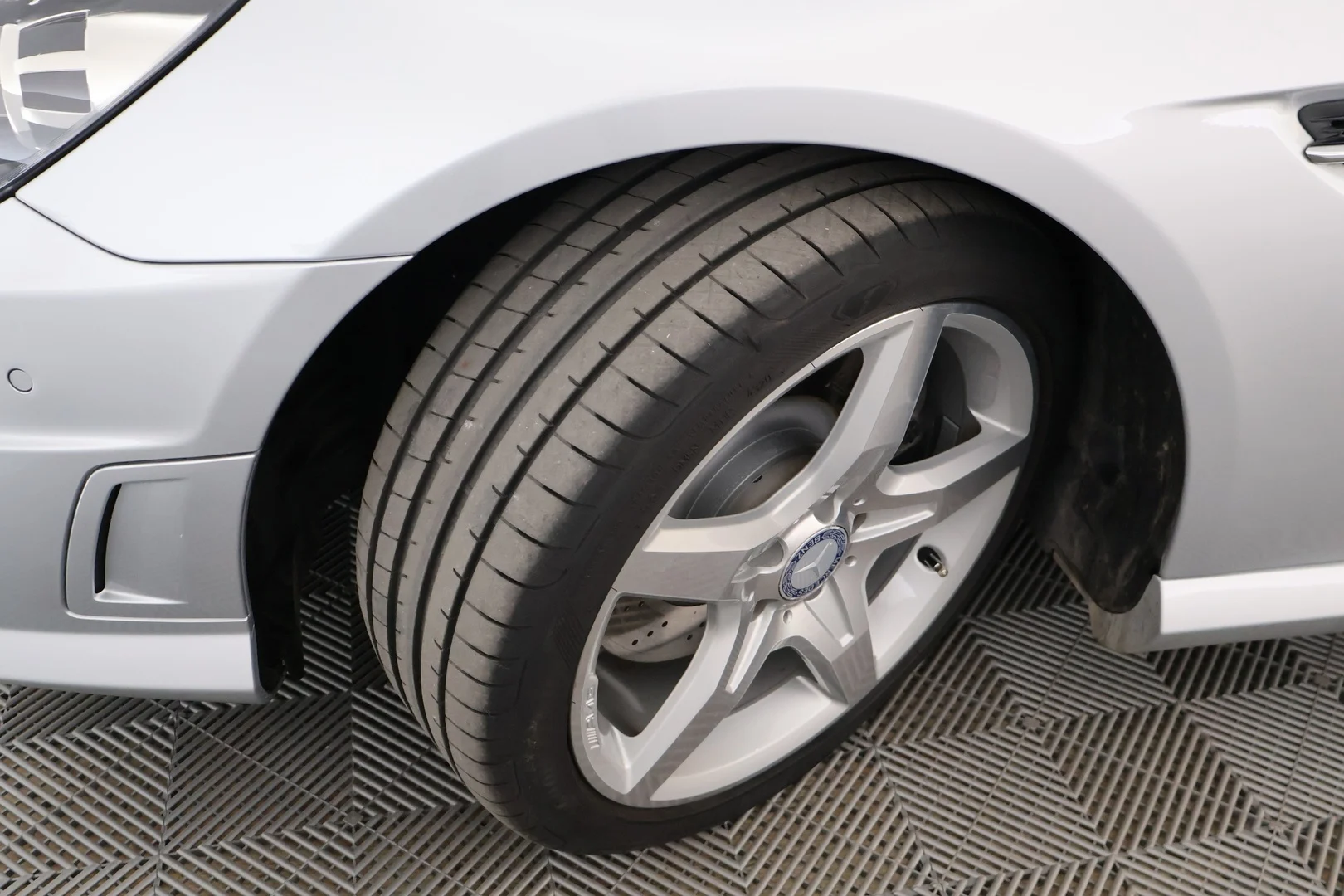 Car Image - 4Cq0nqQN7TJqF3j85quyHQ