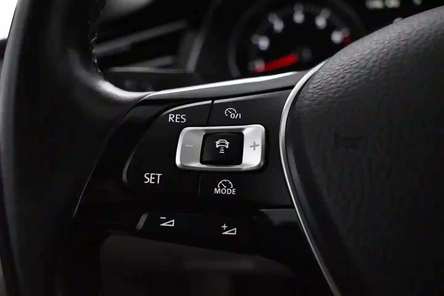 Car Image - 2WUqjJxNvNTb2IpkZjJCW4
