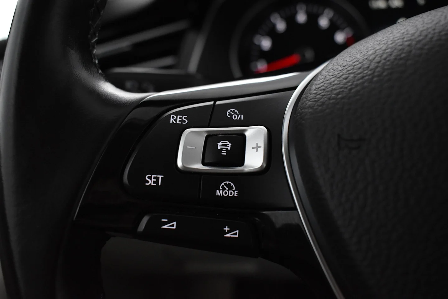 Car Image - 2WUqjJxNvNTb2IpkZjJCW4