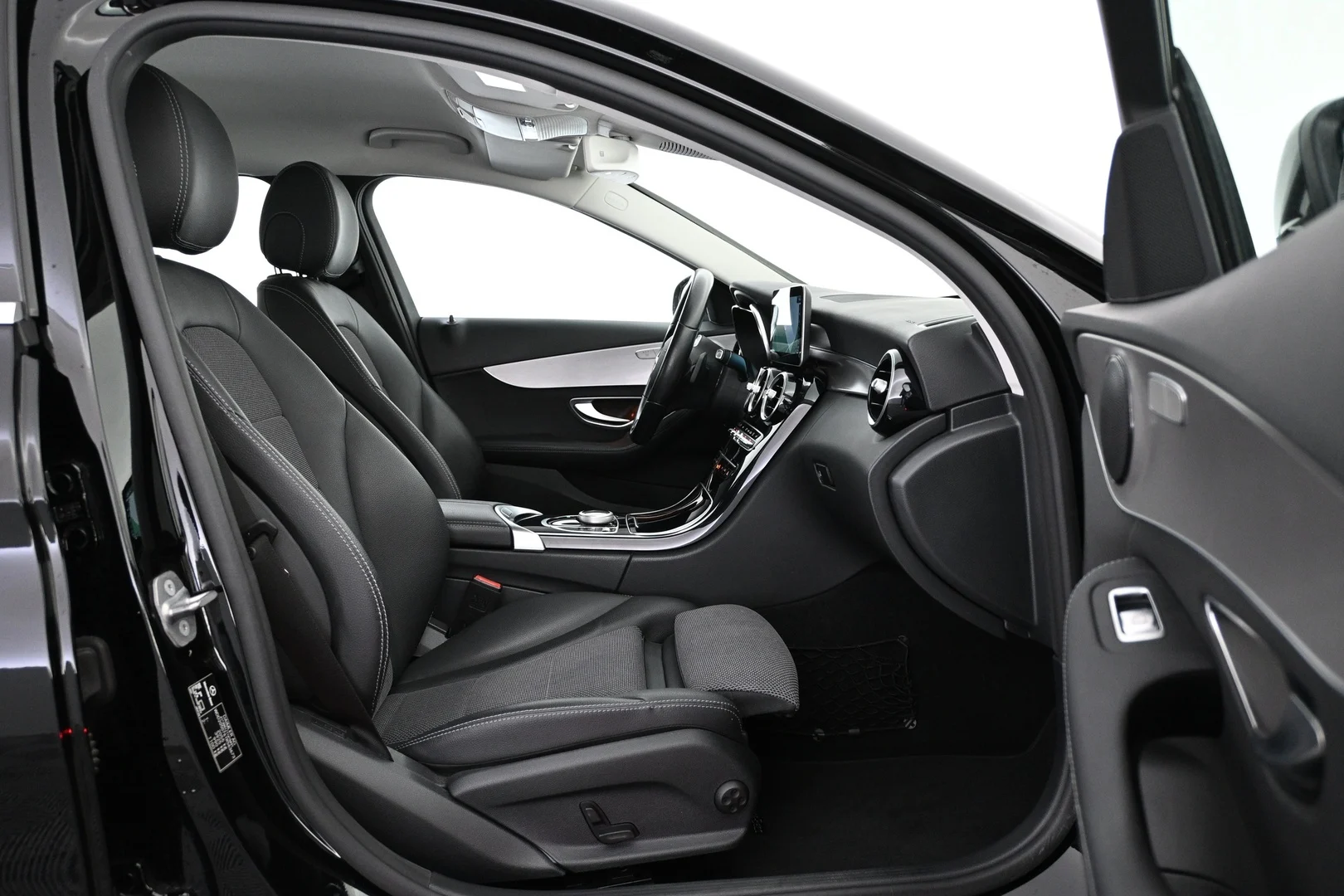 Car Image - 2l5jIZZMqGdARtvAuoLDzi