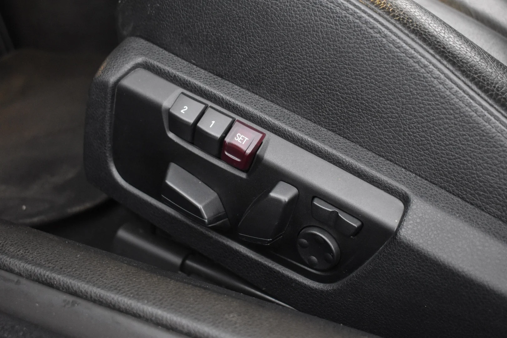 Car Image - 1uQiZVF2oQr4fgxdfwz0pR