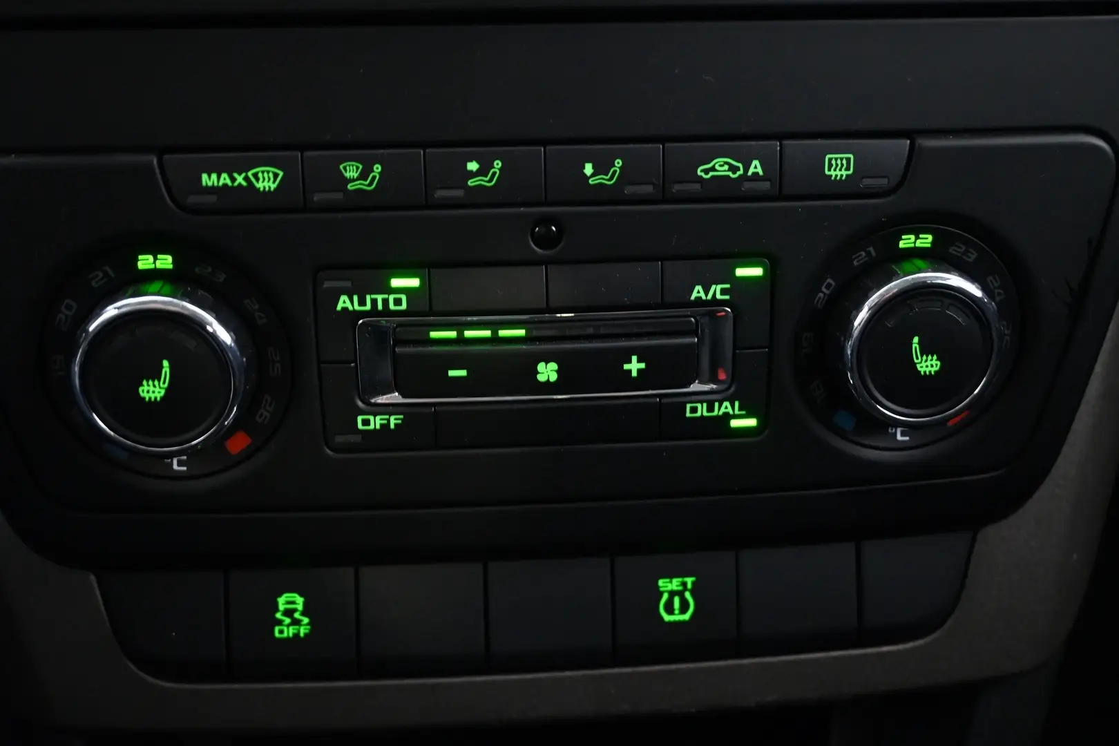 Car Image - 4kZSAhWKROUn5d8N0IbyMp