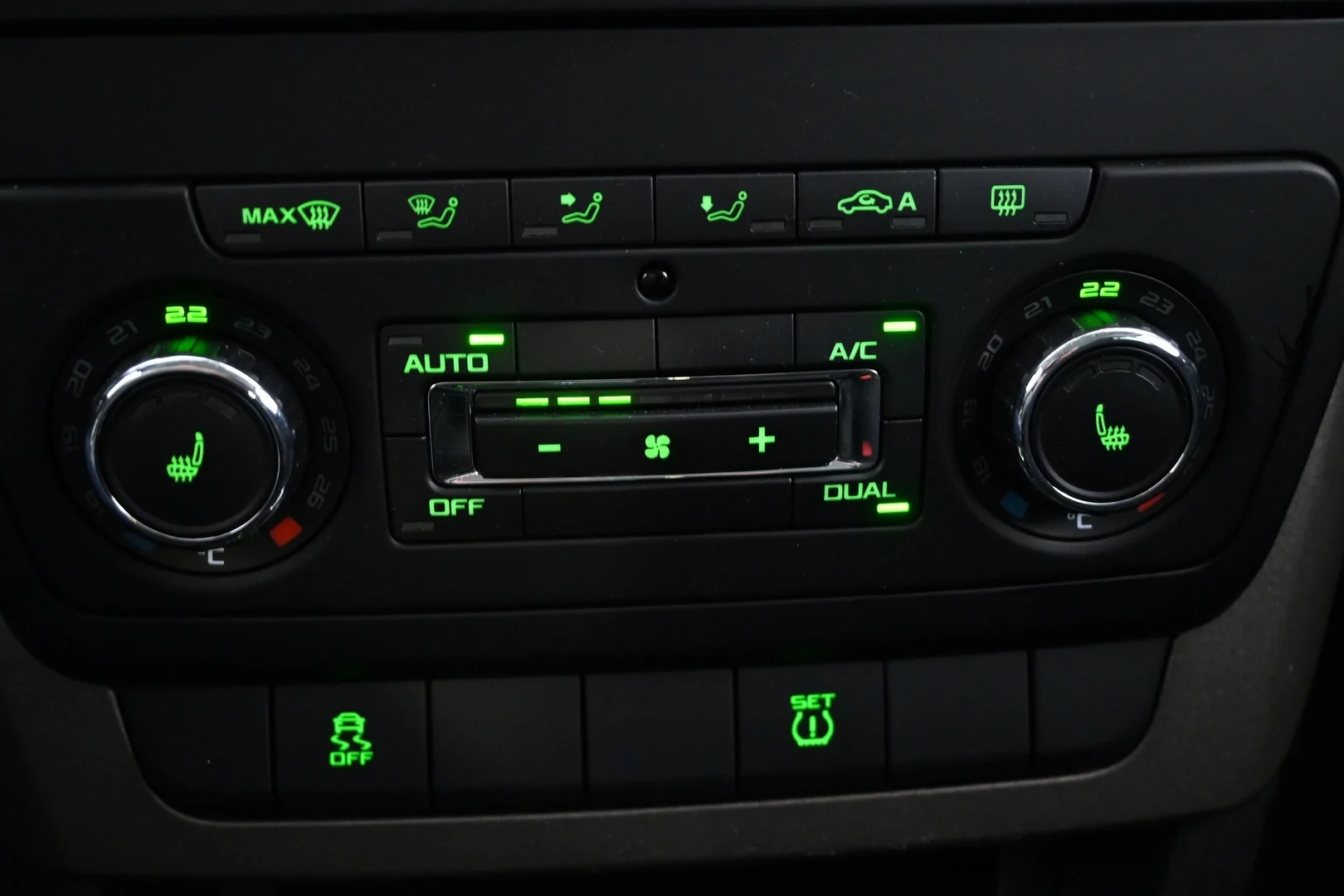 Car Image - 4kZSAhWKROUn5d8N0IbyMp