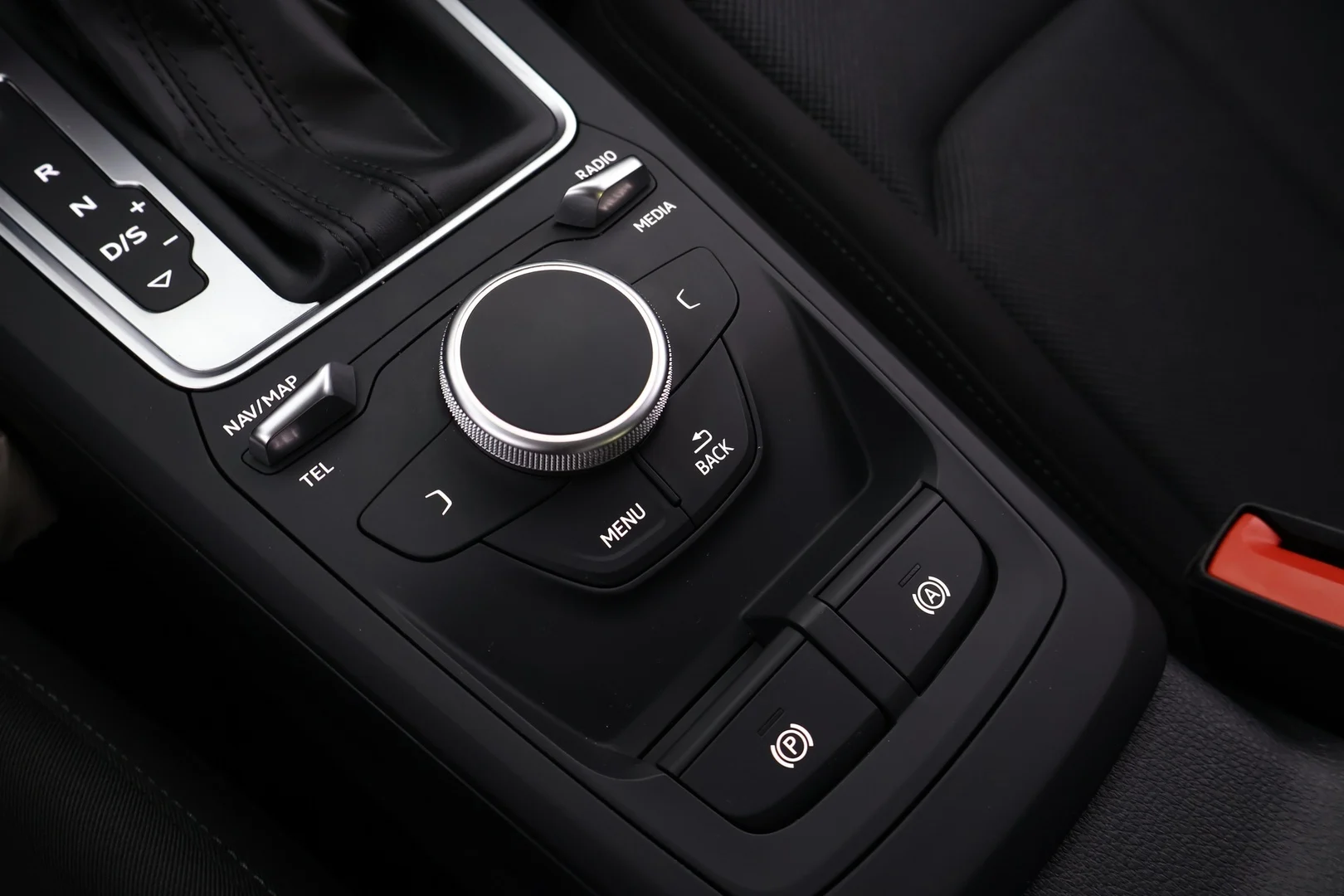 Car Image - UUAVC1WPwR9KHyCfC6ymS