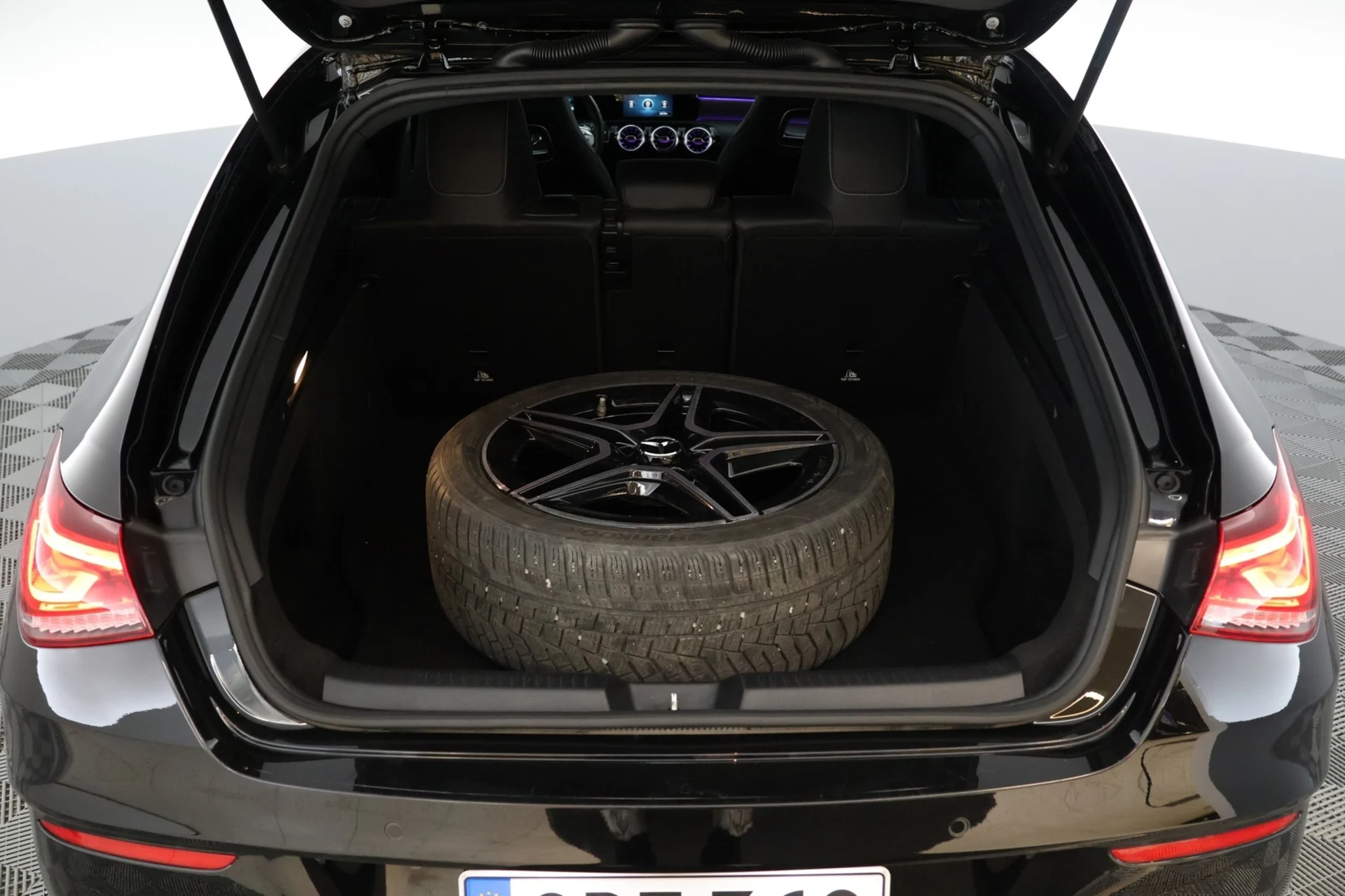 Car Image - 7vDdaeBgGQNoU0sIeI7sam