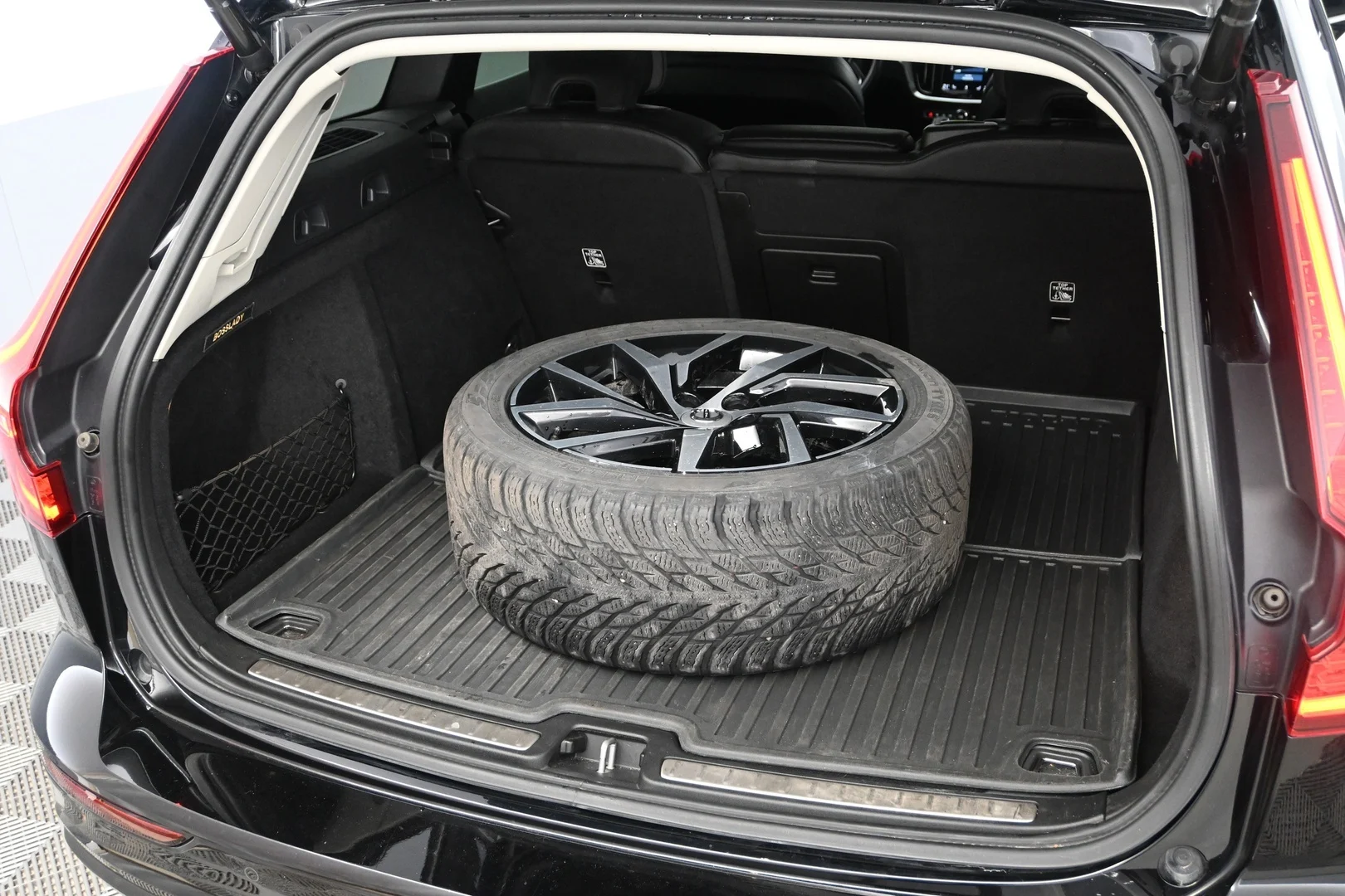 Car Image - 5SB8ZeXvJ8Wu8ZmbTx45Pv