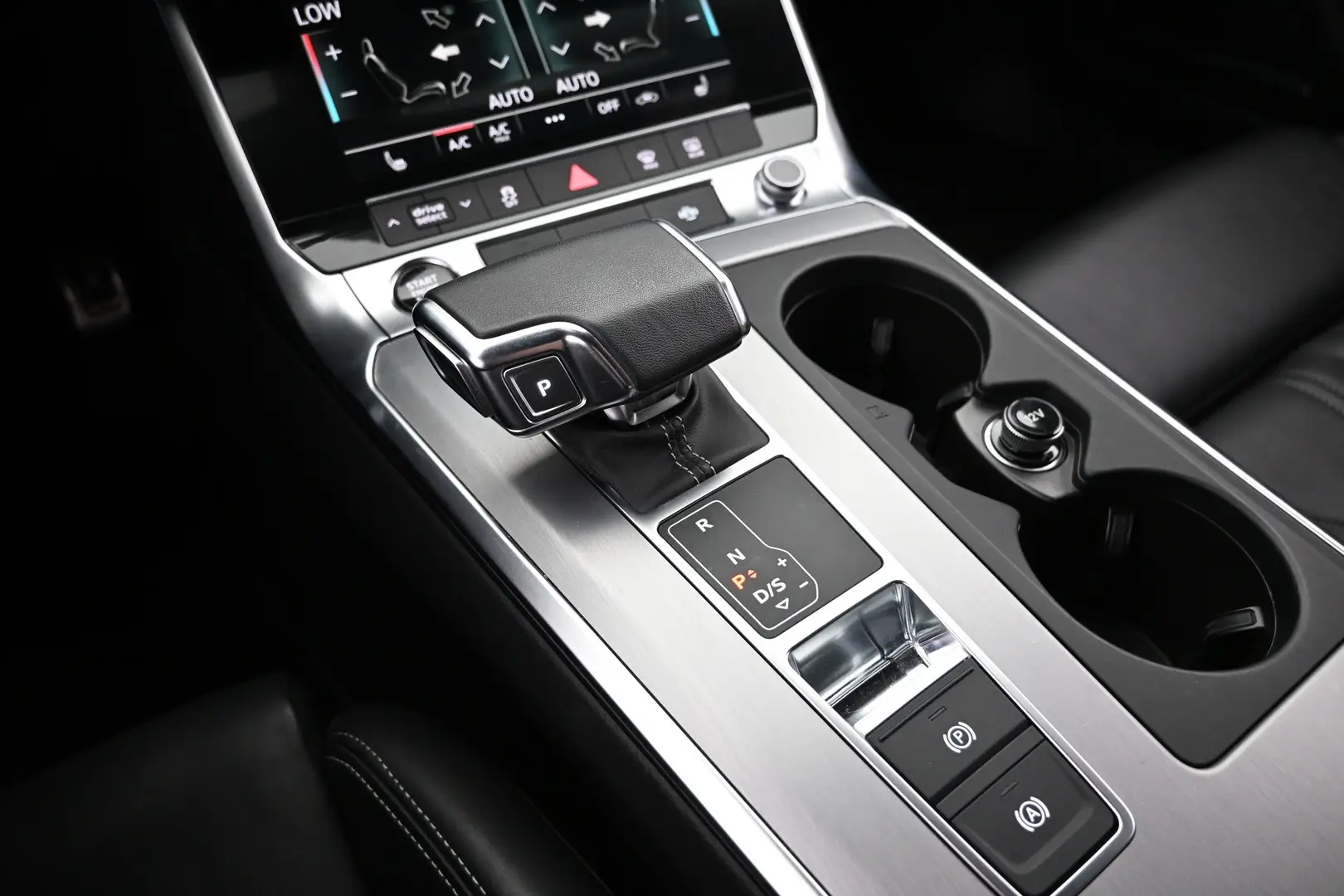 Car Image - 6yLeJR5cqTT8aHlxeuHXbr