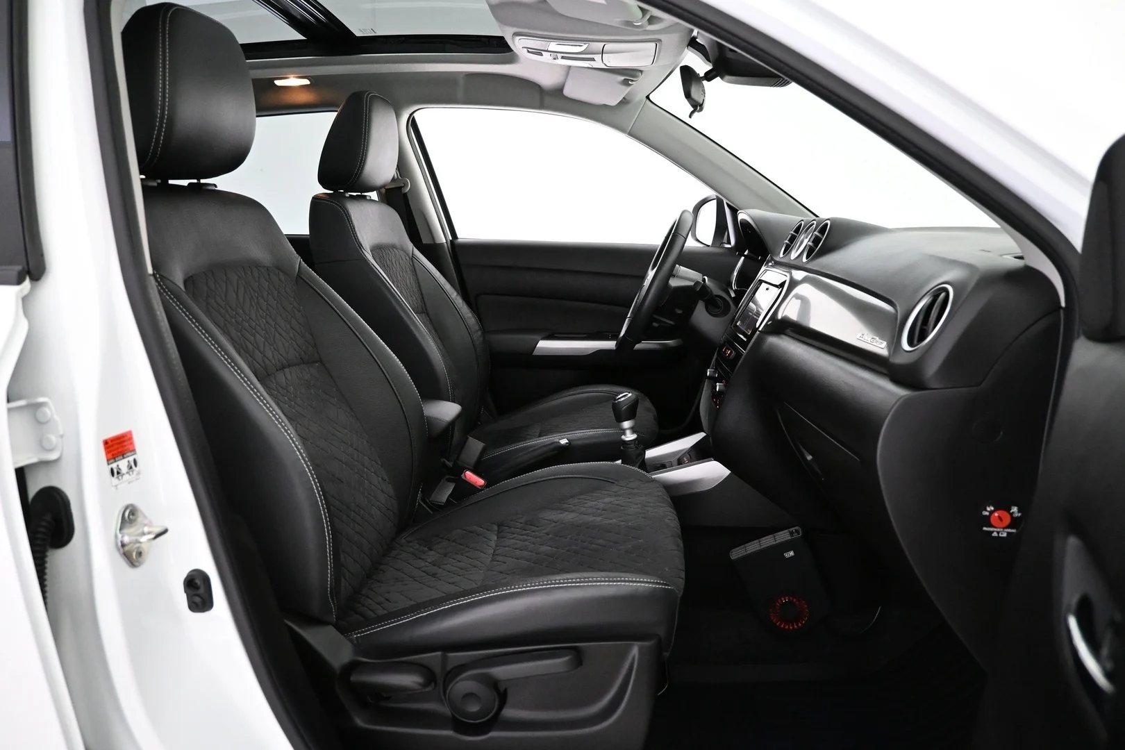 Car Image - 393NHazMXLg35TceCa4sGV