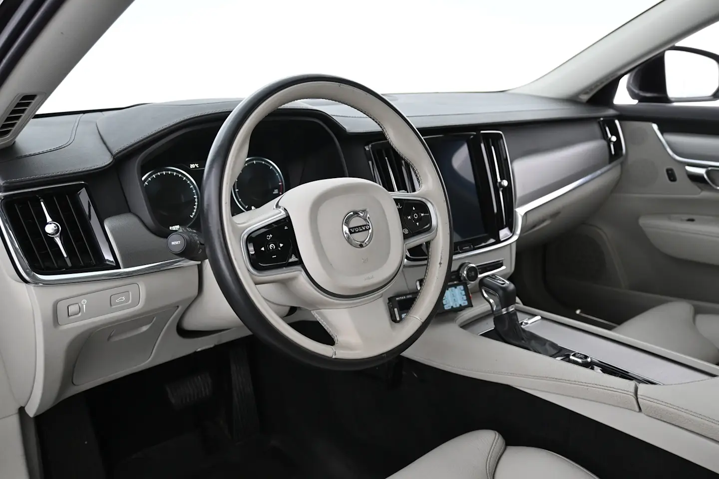 Car Image - 1AxNoMXUem26o9svPe7VDR
