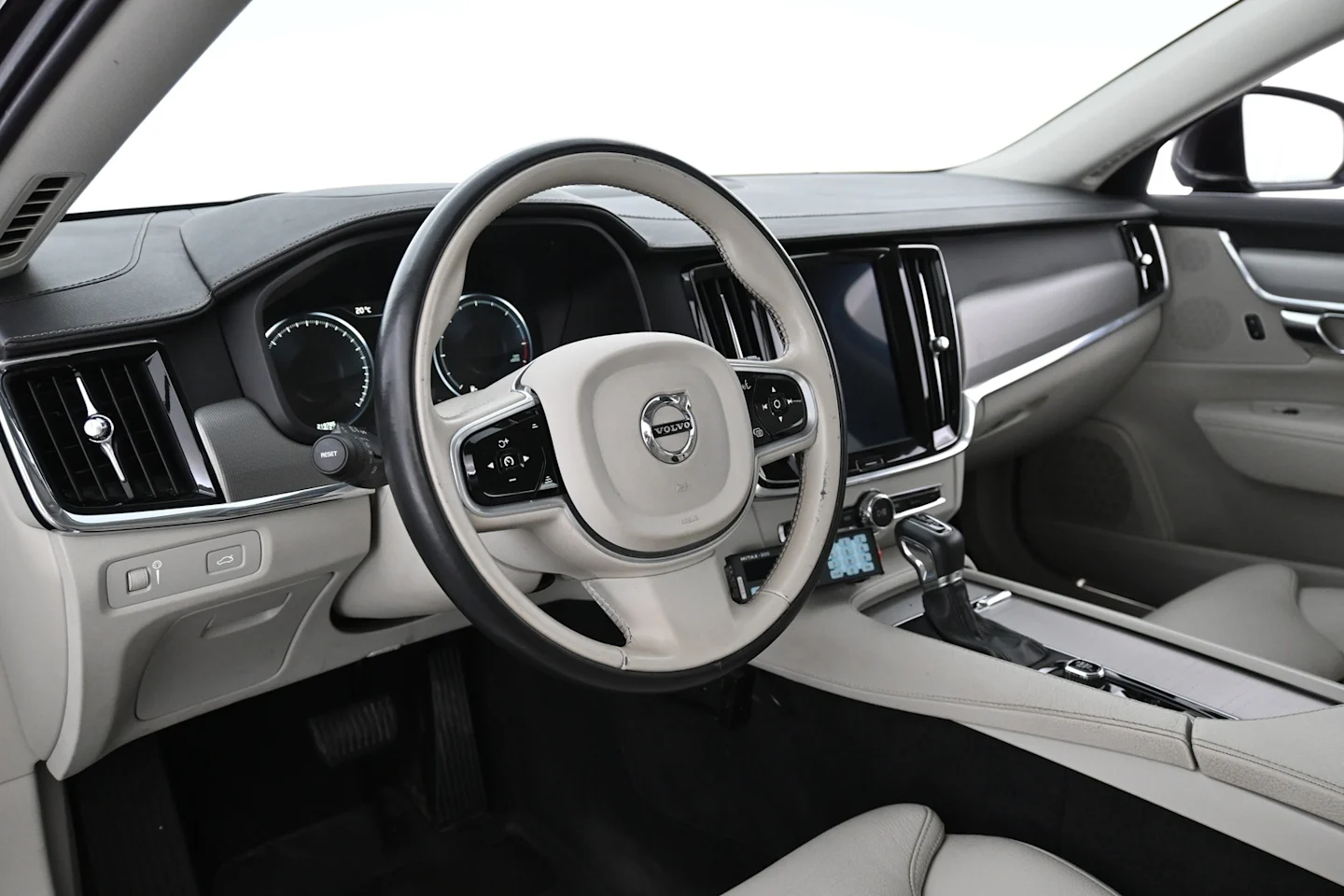 Car Image - 1AxNoMXUem26o9svPe7VDR