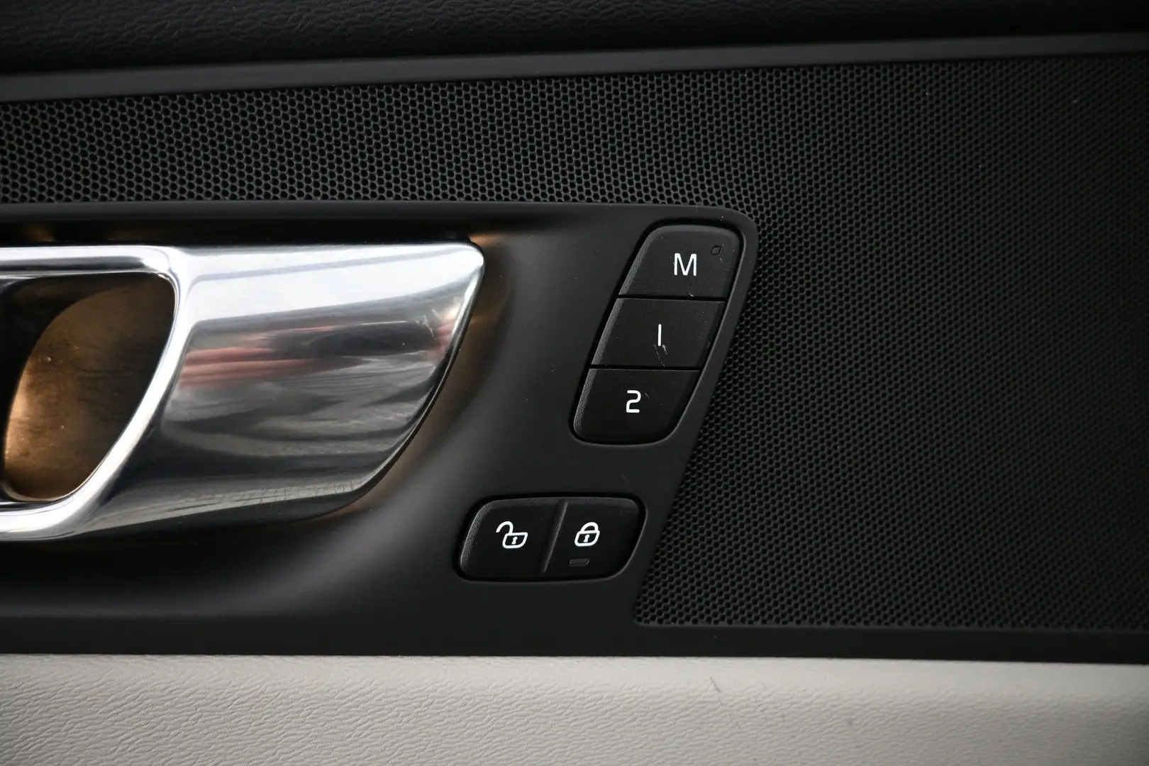Car Image - 1honEnMVDRa8UUmDFMWw48