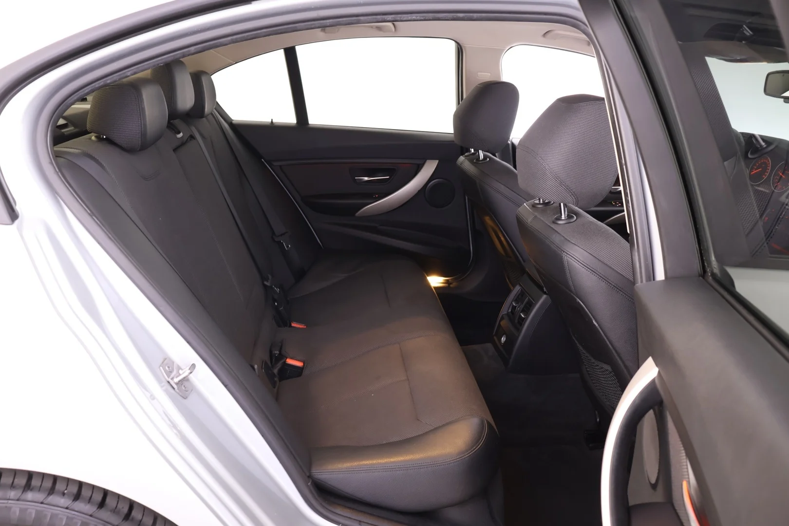 Car Image - 5cropkKPhSWPM9ZCm81oE4