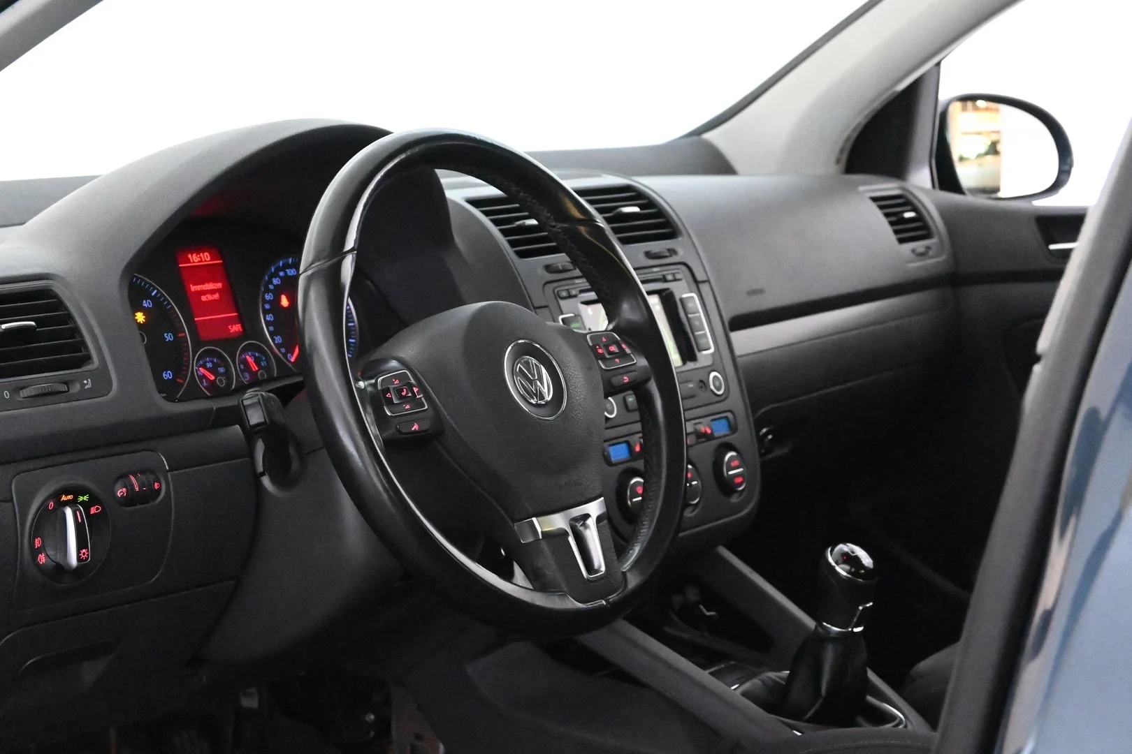 Car Image - 3fLz224NpxAEfJ5rzdVtey