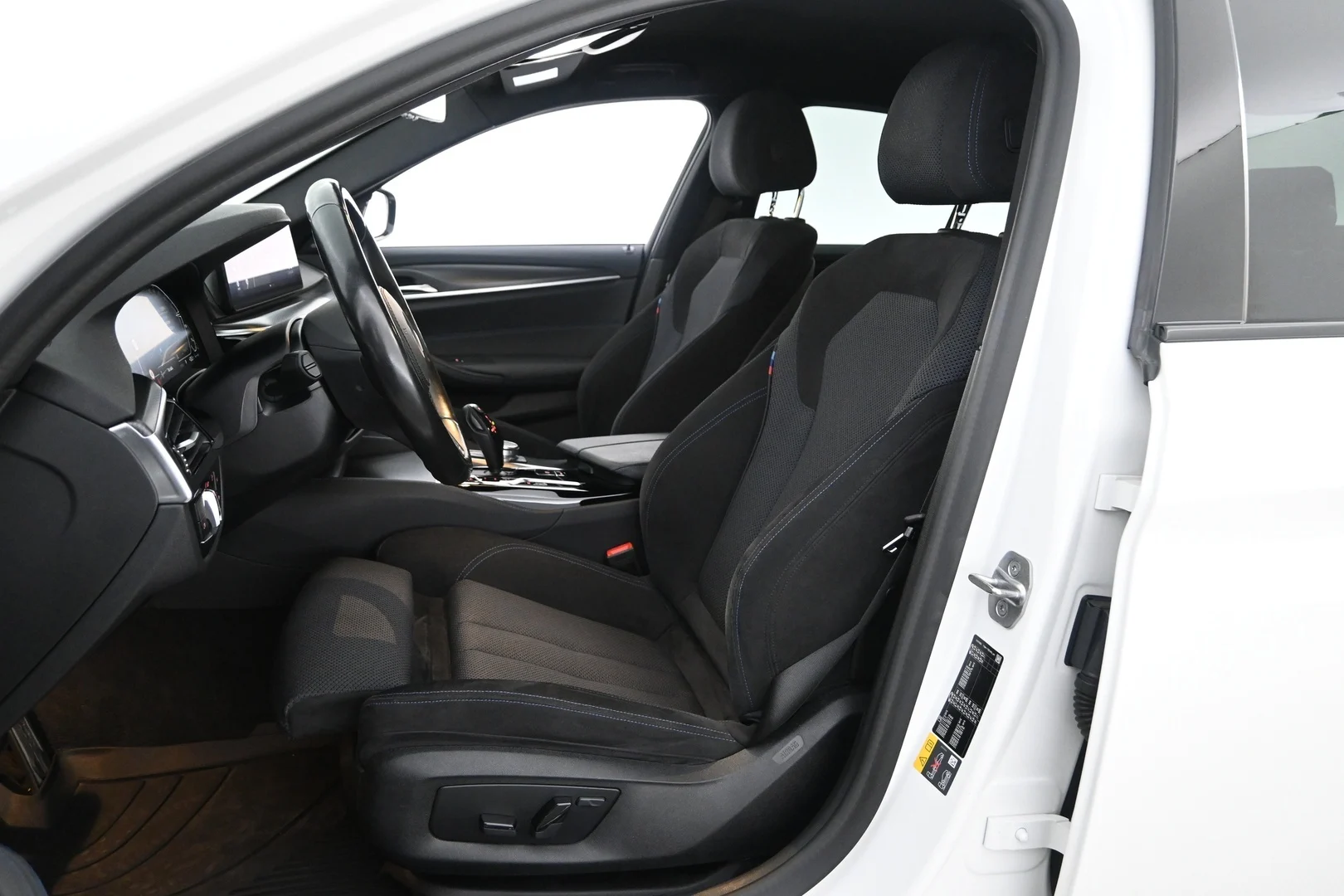 Car Image - 6b63mbPvKGqYAXgMSEgCKw