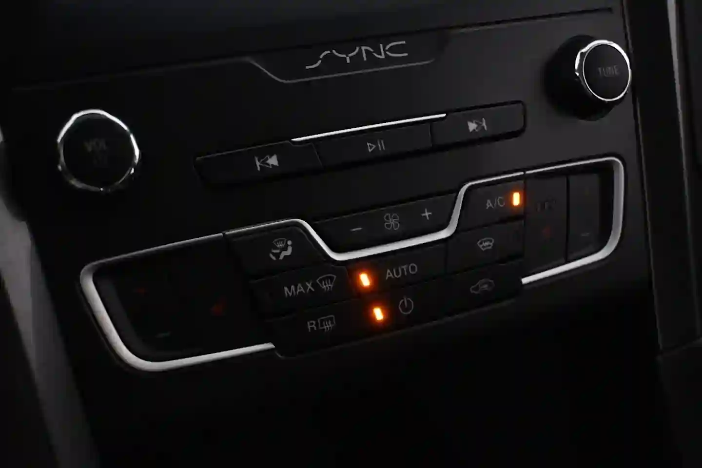 Car Image - 4mucIVrNw41Fgl08nsUWSb