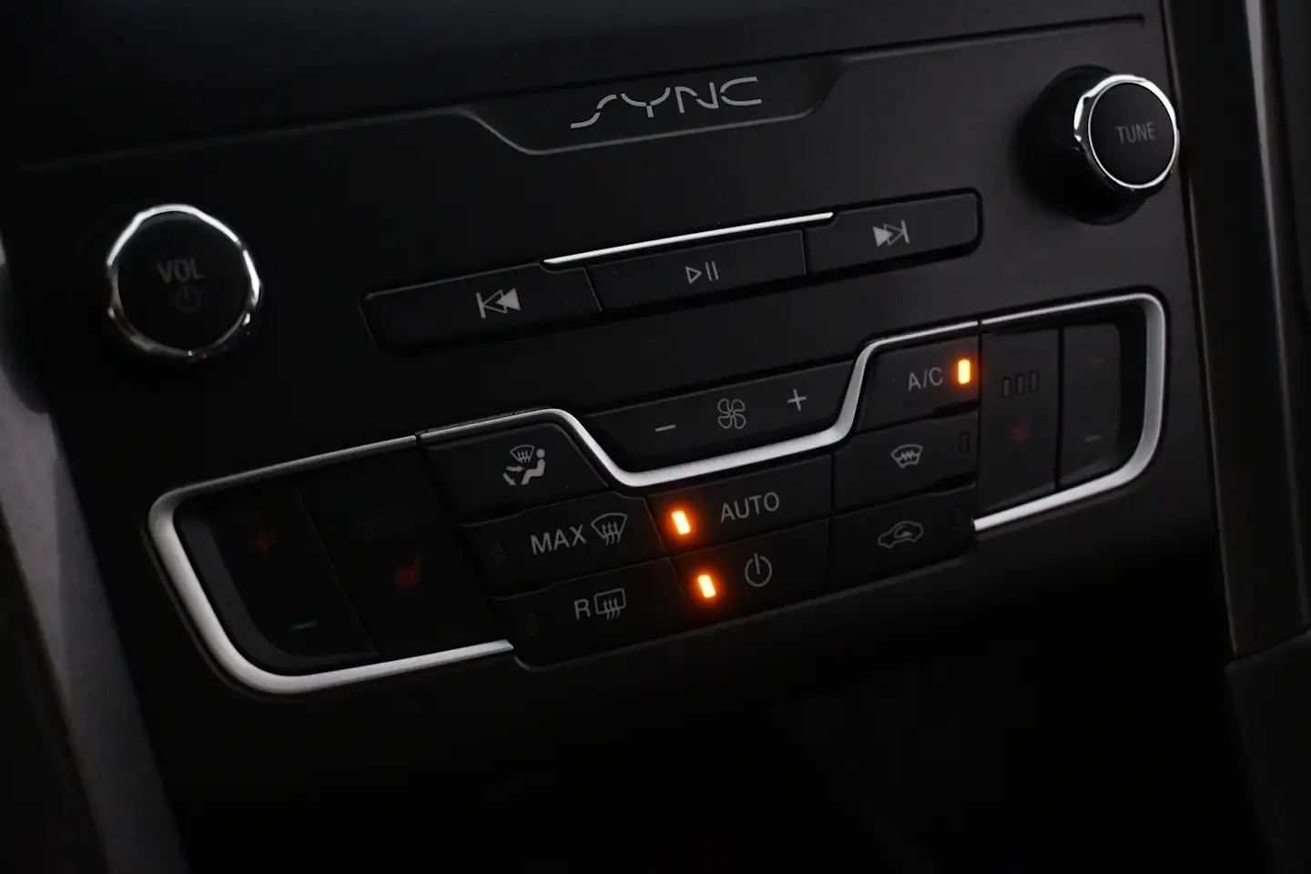 Car Image - 4mucIVrNw41Fgl08nsUWSb
