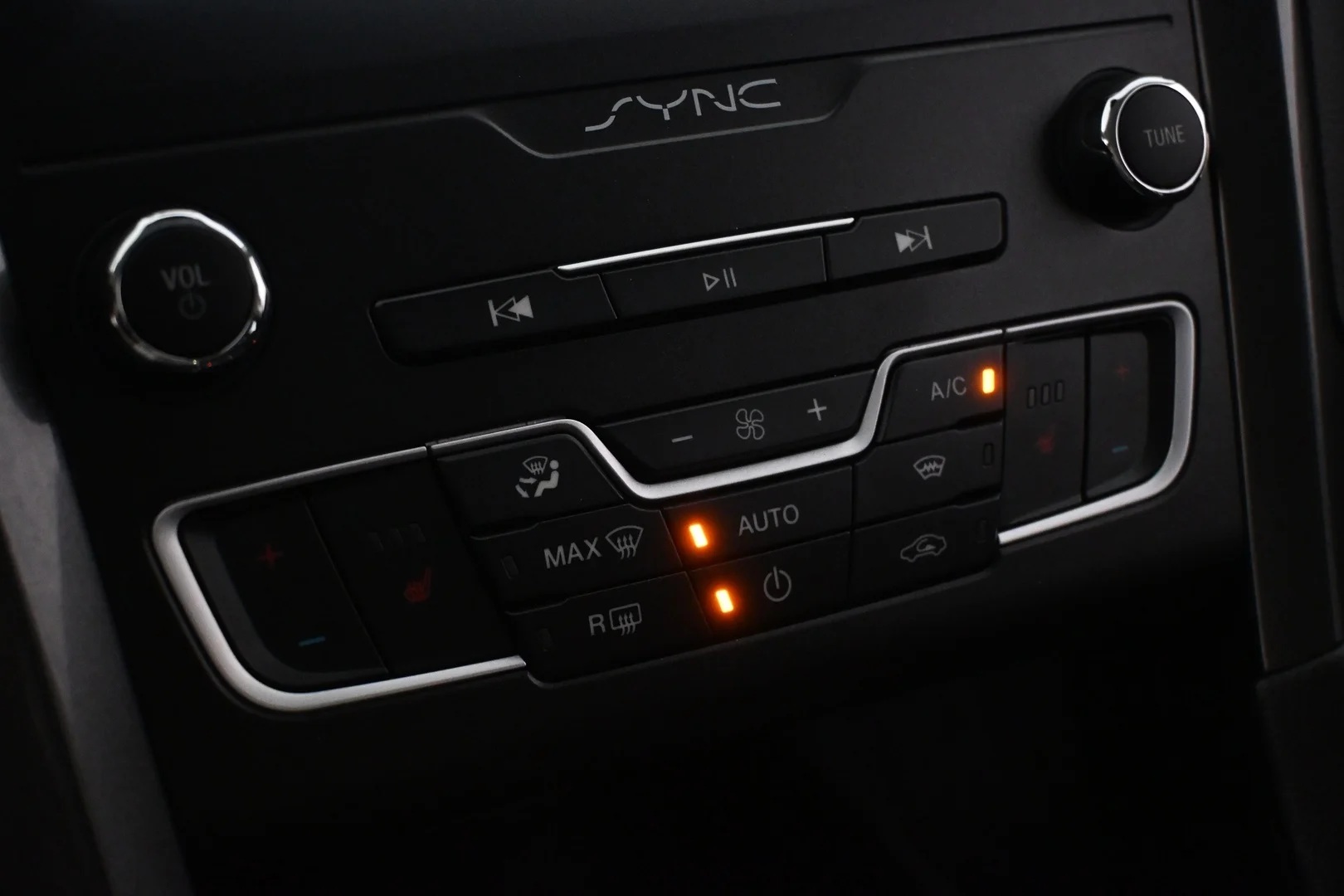 Car Image - 4mucIVrNw41Fgl08nsUWSb